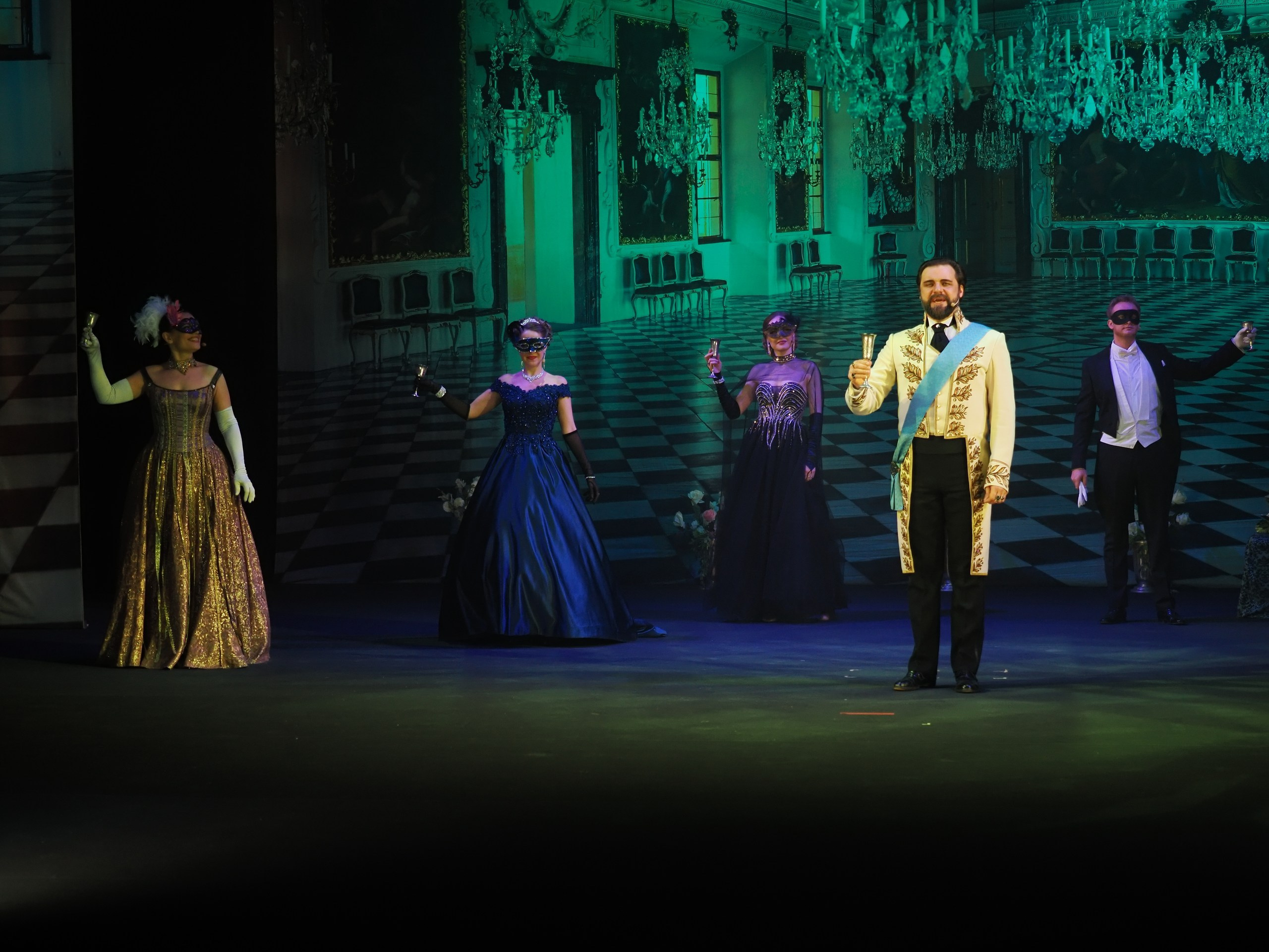 «БУФФ-ПАРАДИЗ» Летучая мышь (в Нск). Портретный и спортивный фотограф в Новосибирске и Твери Кононов Алексей