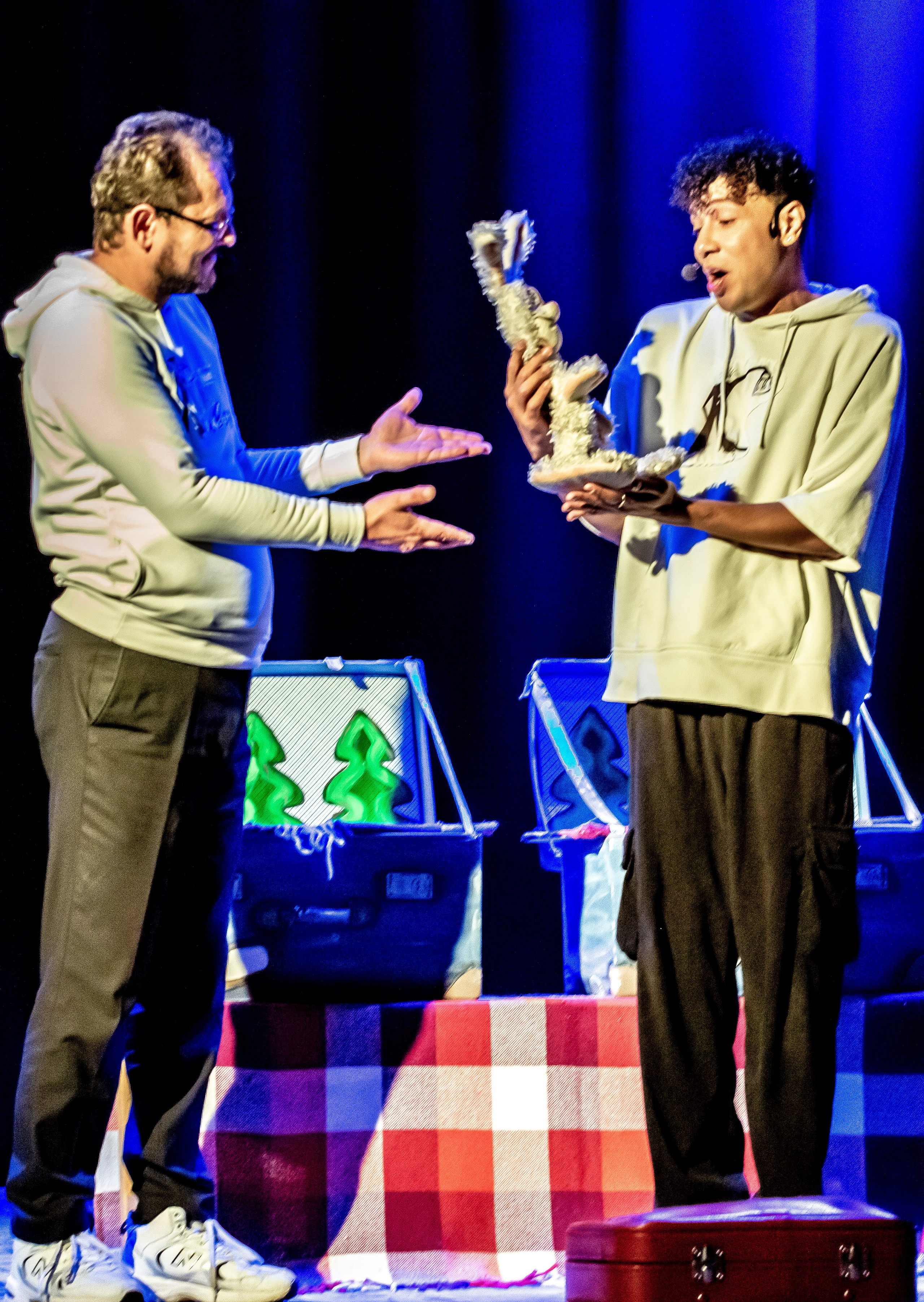 Спектакль театра Саквояж О Красной шапочке. Фотограф в Сочи Юрий Шептаев