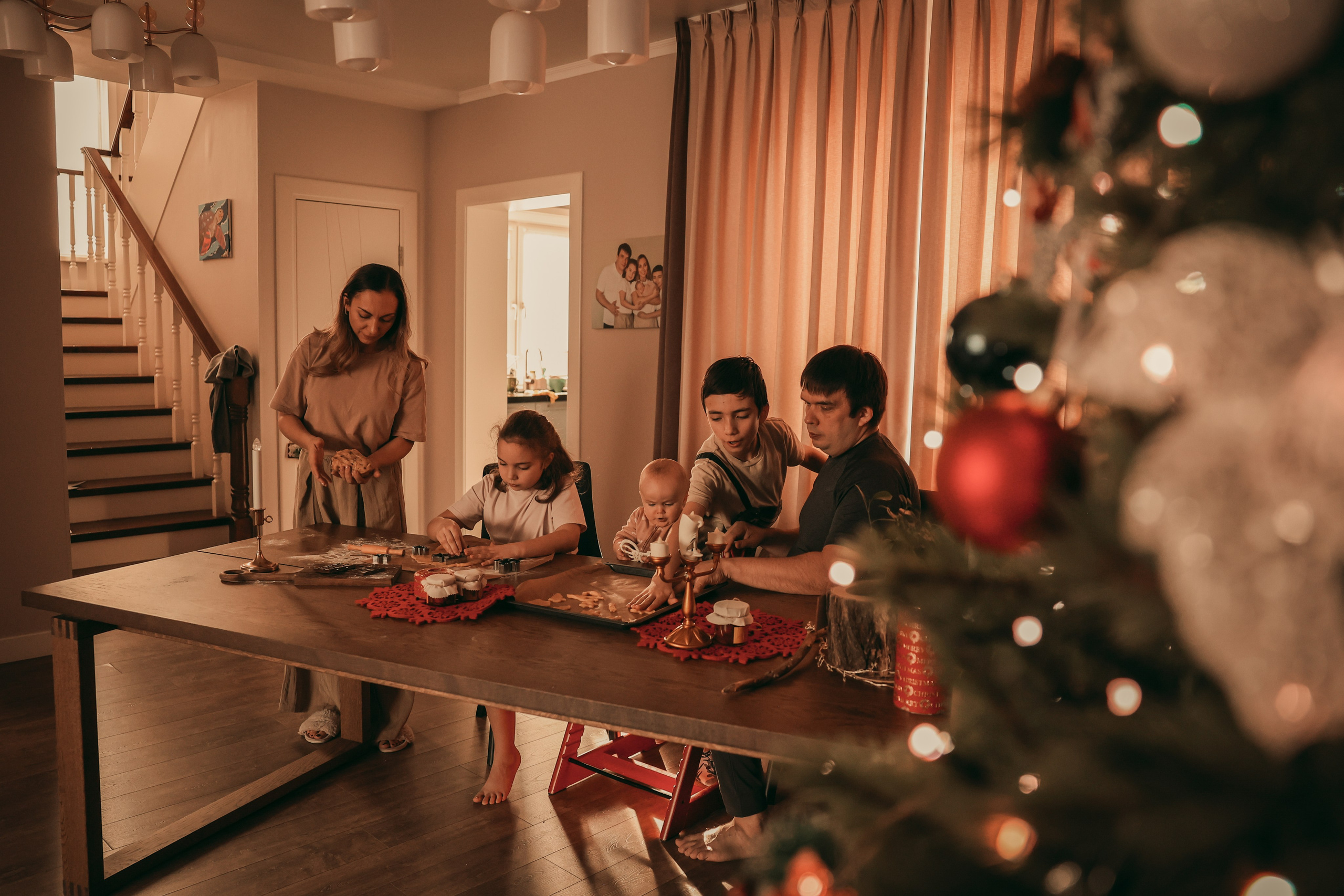 Новогоднее печенье всей семьей. Ваш семейный newborn и lifestyle фотограф в СПБ Наталья Журавлева