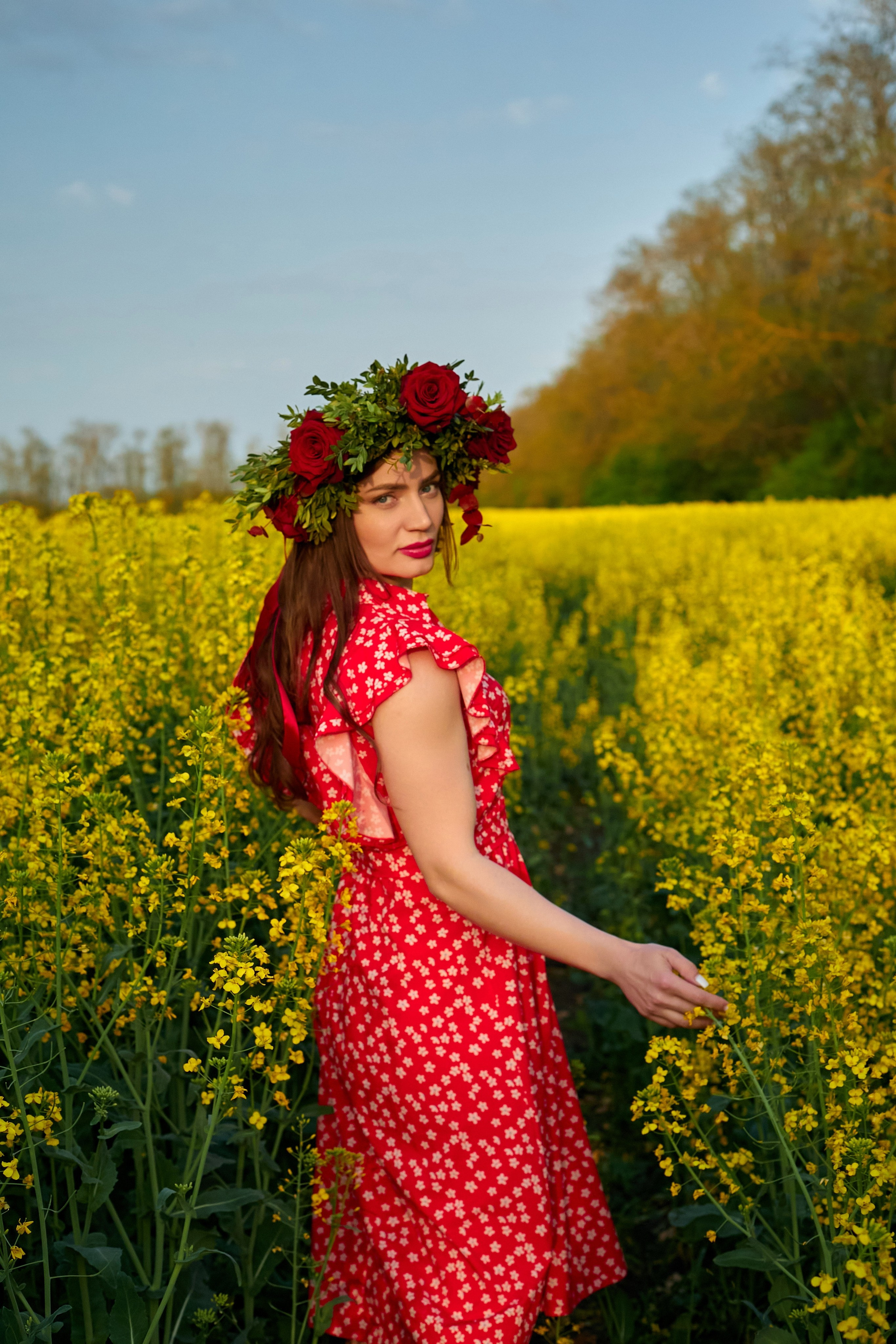«Алый венок на желтом поле». Свадебный и креативный фотограф в ЮФО и МСК