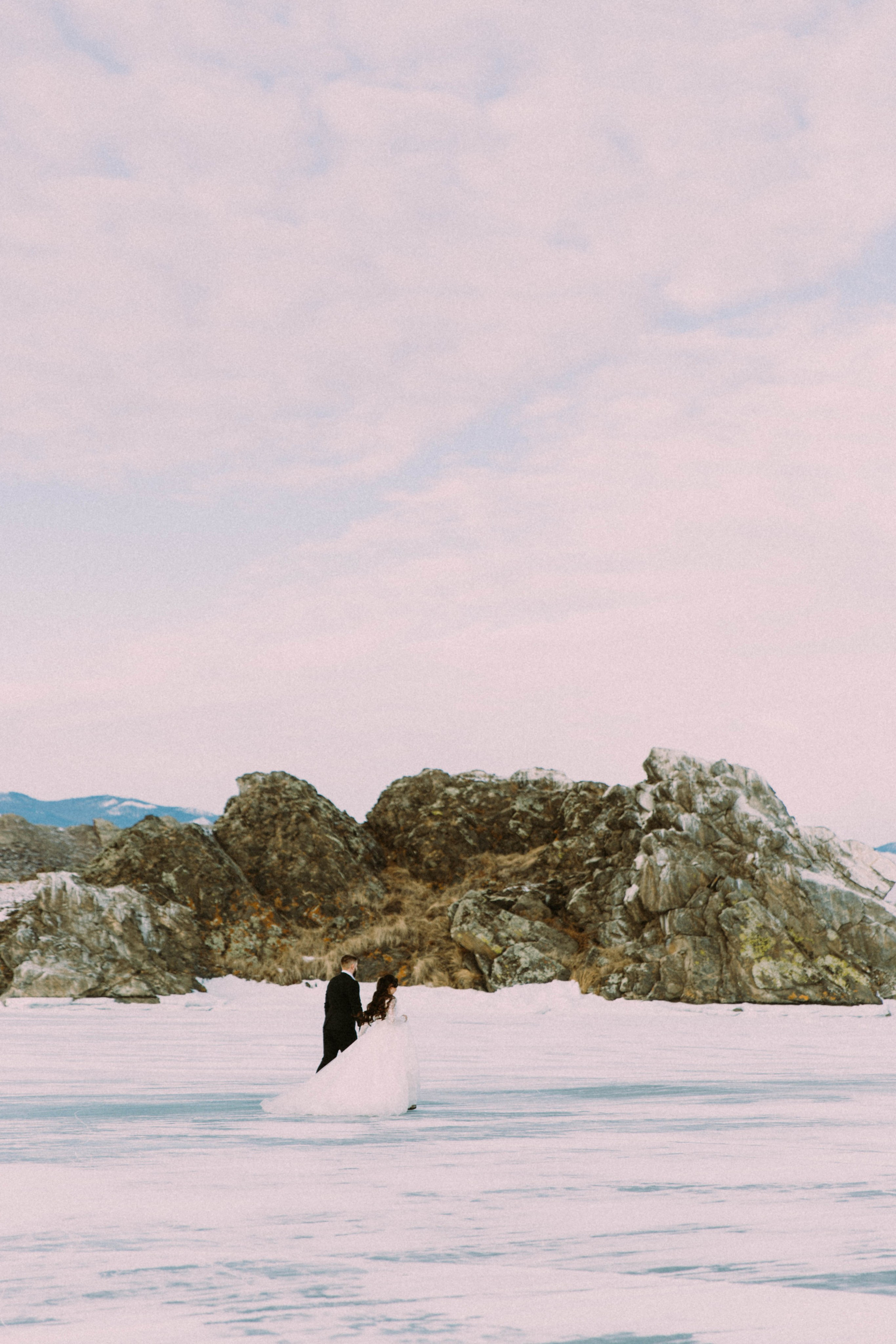 Свадебная зимняя съемка на Байкале. Главная