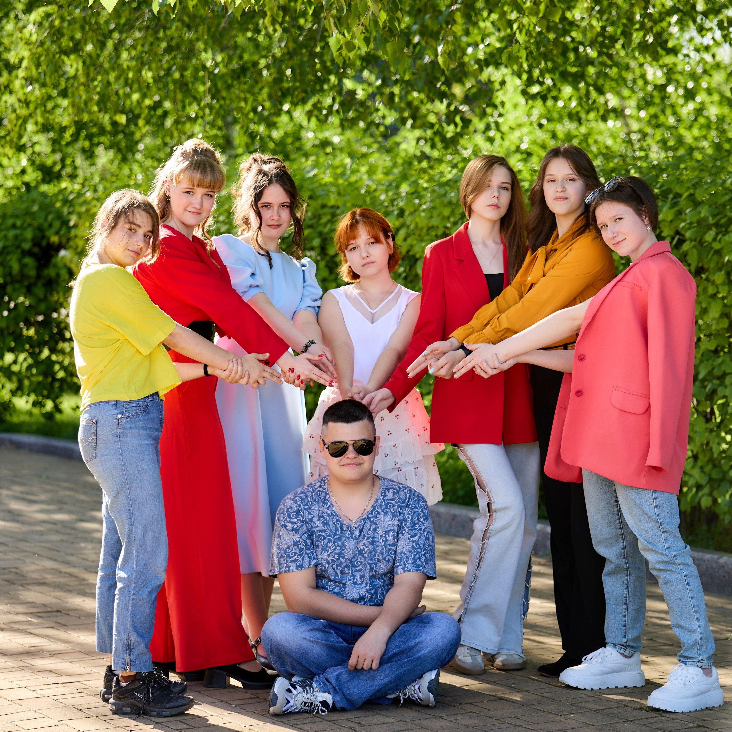 ШКОЛЬНИКИ. ПАРК ЩЕРБАКОВА. Фотограф Татаринов Андрей (Донецк / Макеевка)