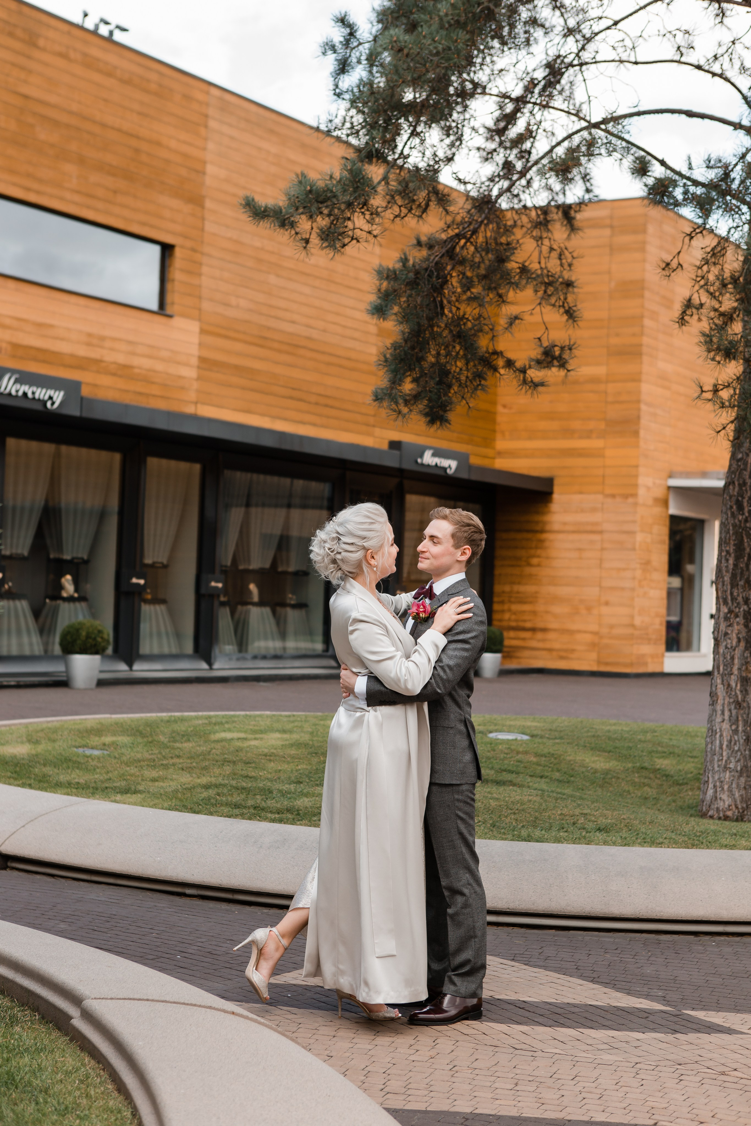 Александр и Ольга. Видеосъемка и фотосъемка свадеб. Фотограф и оператор на свадьбу. Видеосъемка подкастов, собственная видео-фотостудии. Предметная фотосъемка