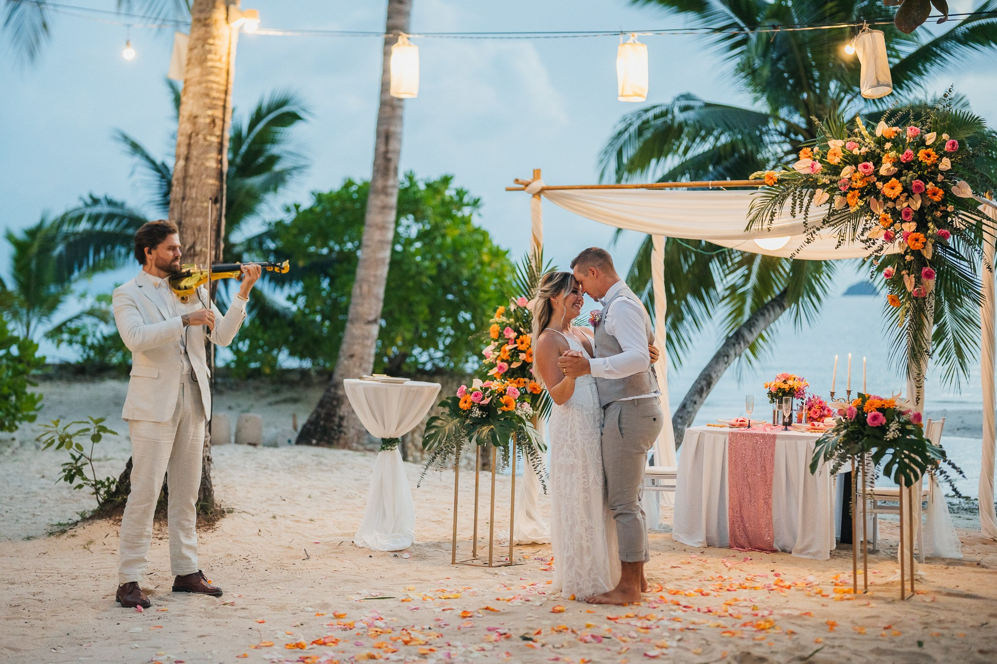 Andrew and Ashley 15.04.2025. Mariage à Koh Samui, en Thaïlande. Whatsapp: +66 94 3 650 301