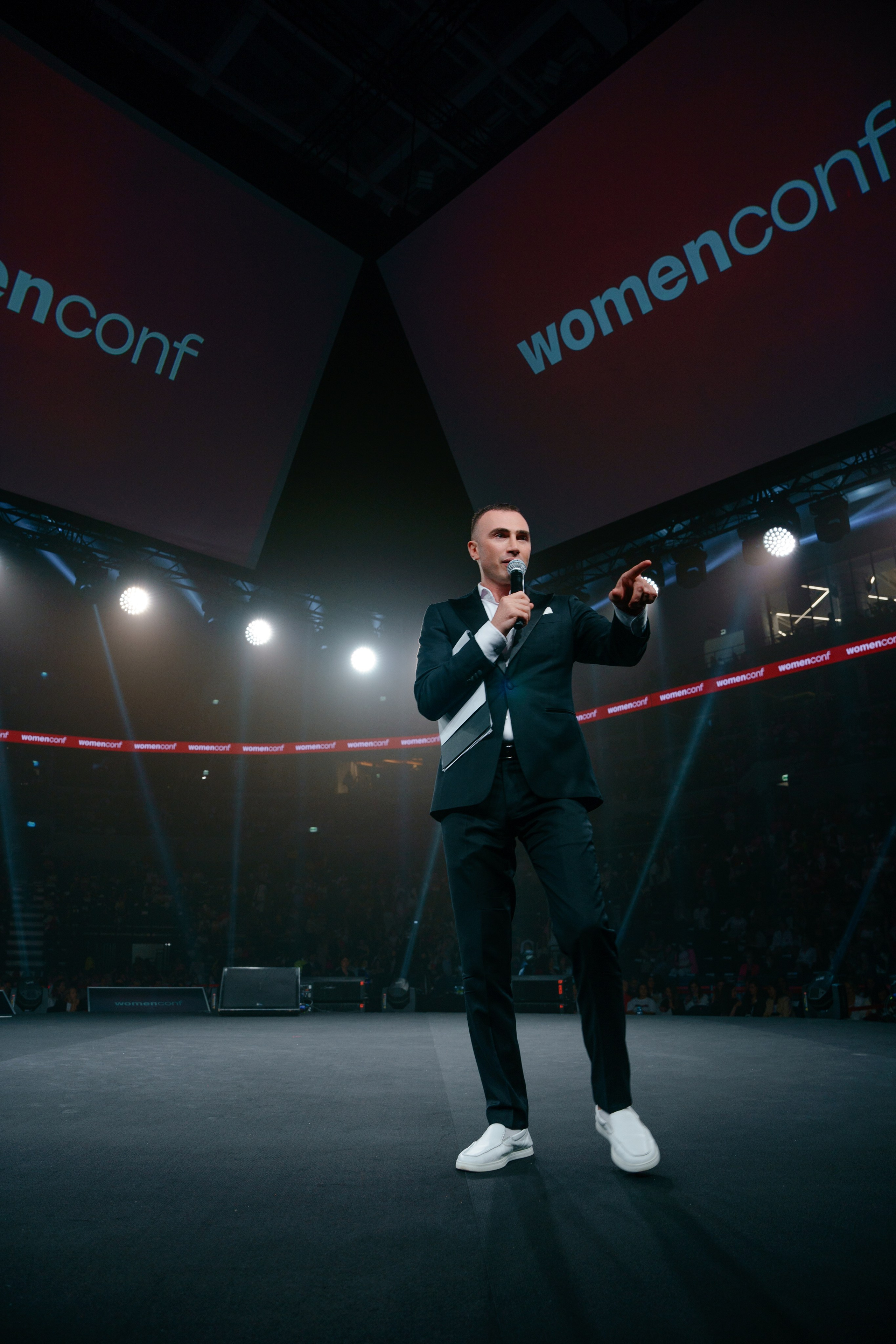 Фотограф на самую масштабную женскую конференцию в России WomenConf. Репортажный фотограф Москва Сергей Дружинин