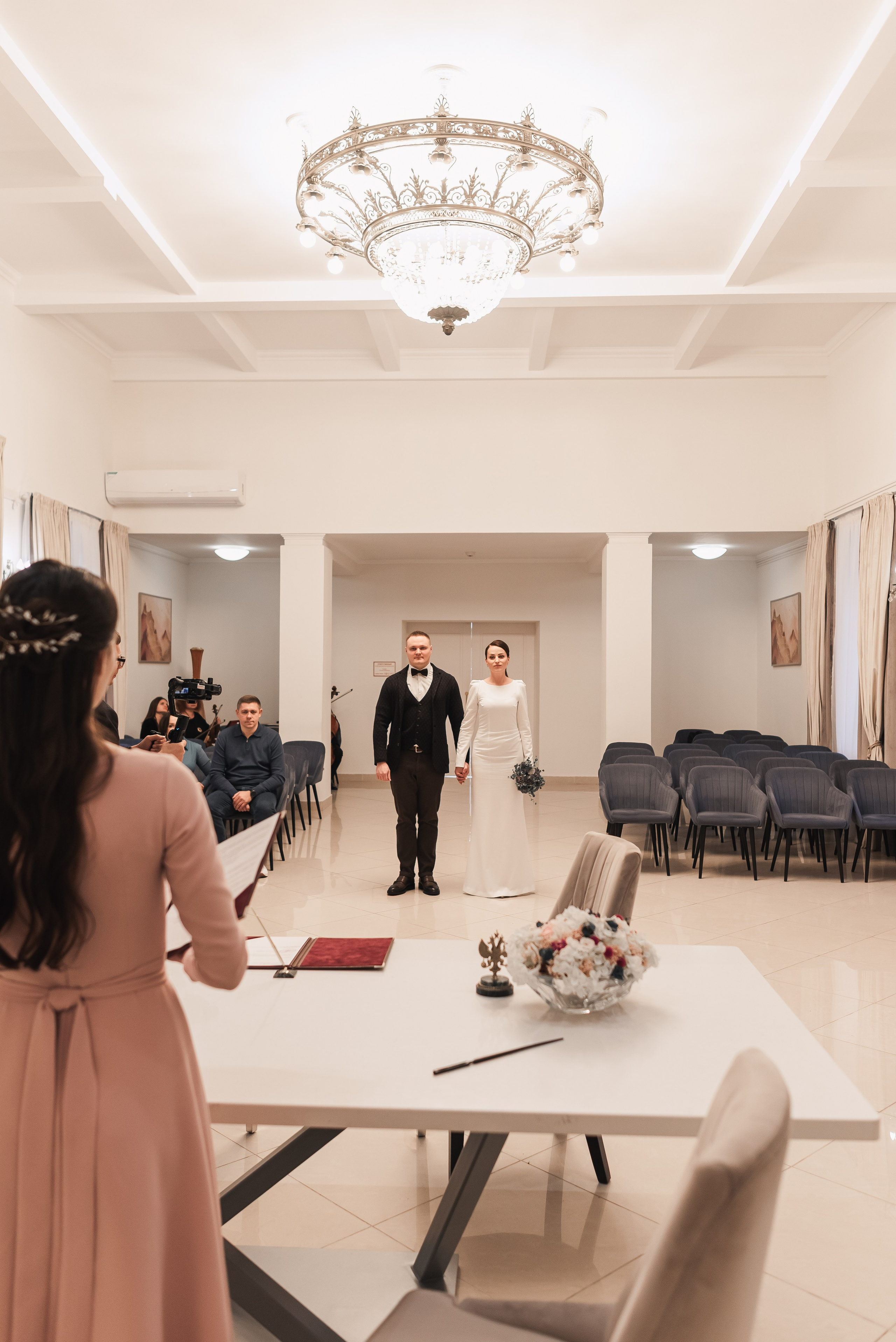 Камерная свадьба ВДНХ. Свадебный фотограф в Москве Анна Сдобнова