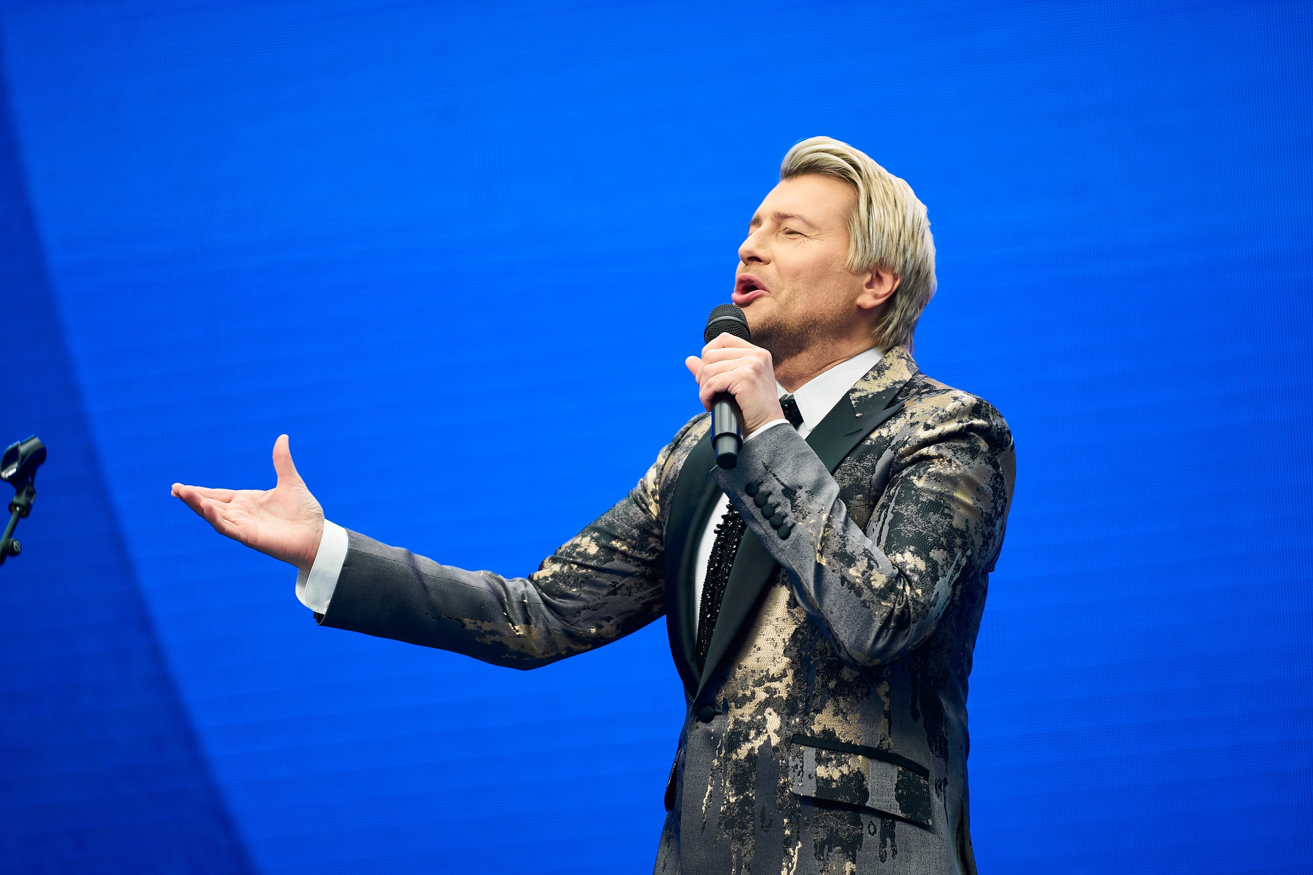 Контакты. Репортажный и портретный фотограф в Москве — Сергеев Илья