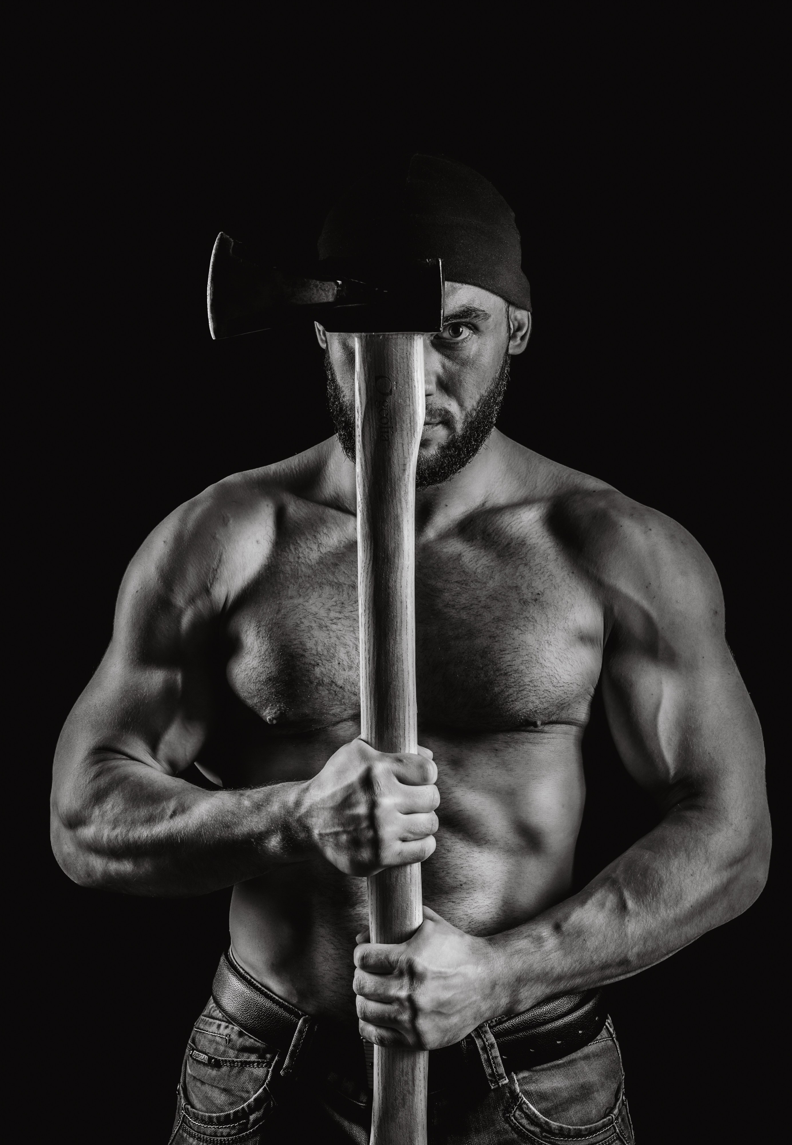 мужской портрет, низкий ключ