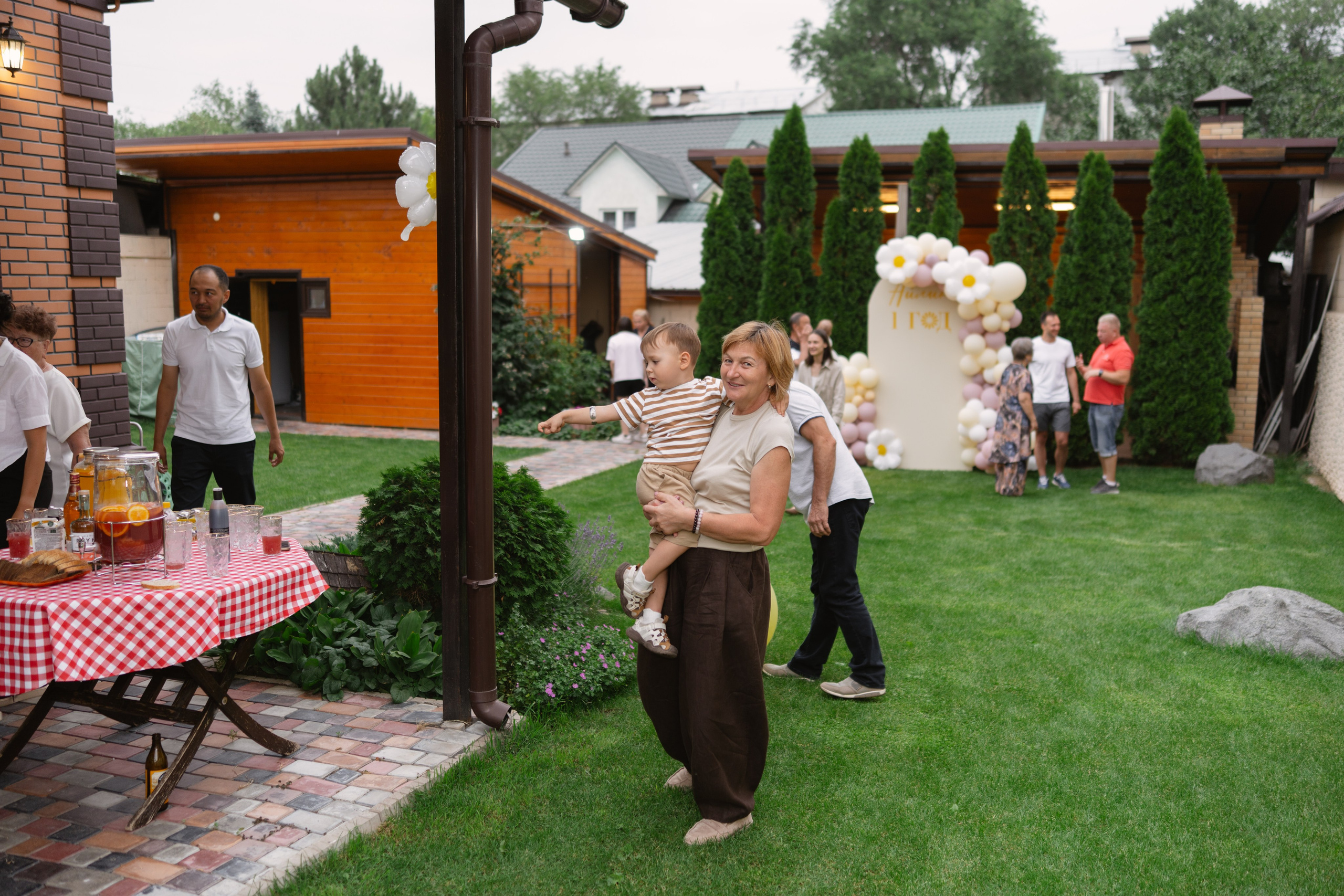 День рождения, годик. Профессиональная съемка в Алматы