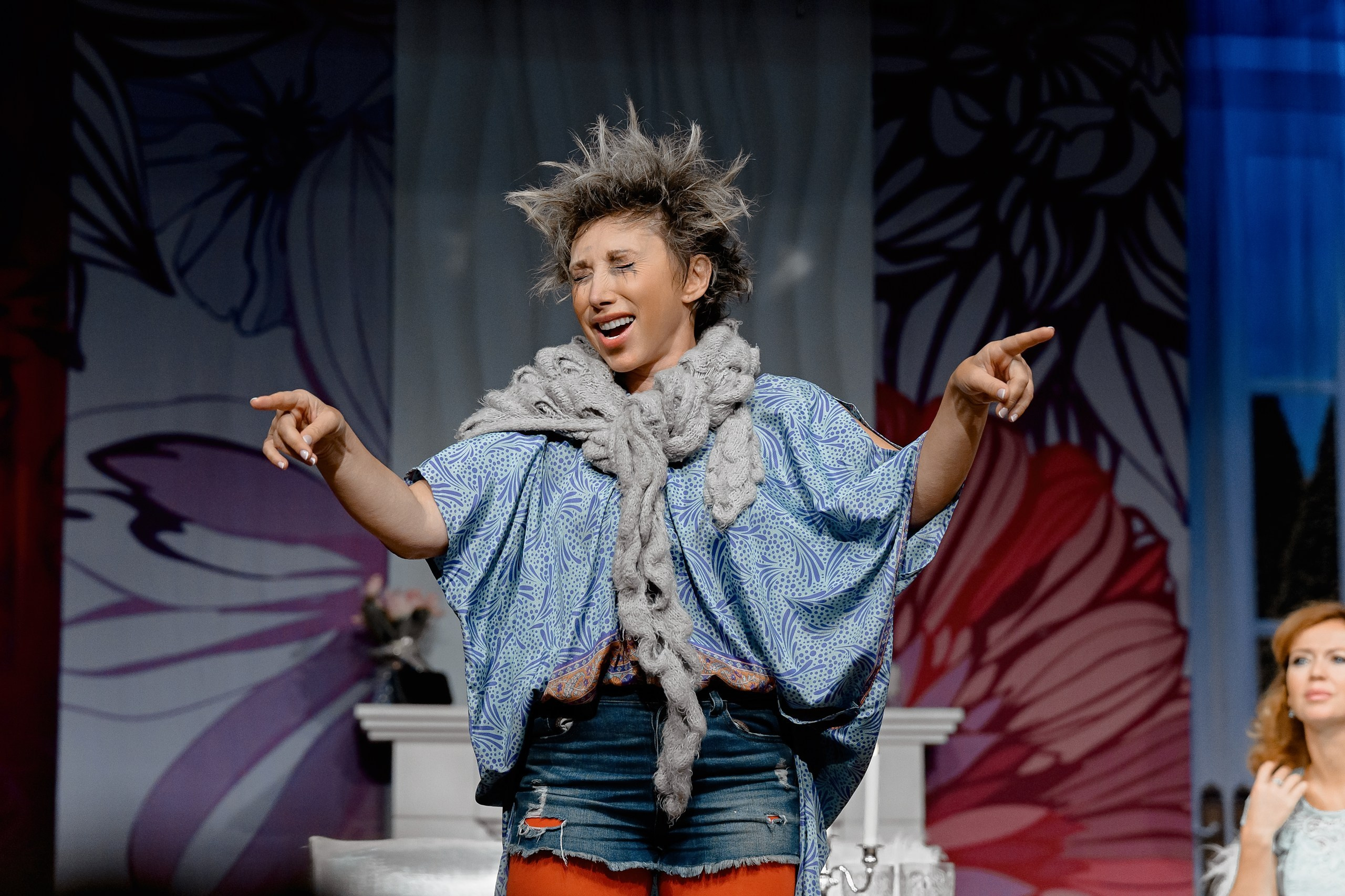 Спектакль «Мужчина с доставкой на дом».  Актёры: Елена Воробей Дмитрий Миллер/Оскар Кучера Михаил Полицеймако/Джемал Тетруашвили Елена Захарова/ Анна Невская / Наталия Власова Режиссёр: Нина Чусова