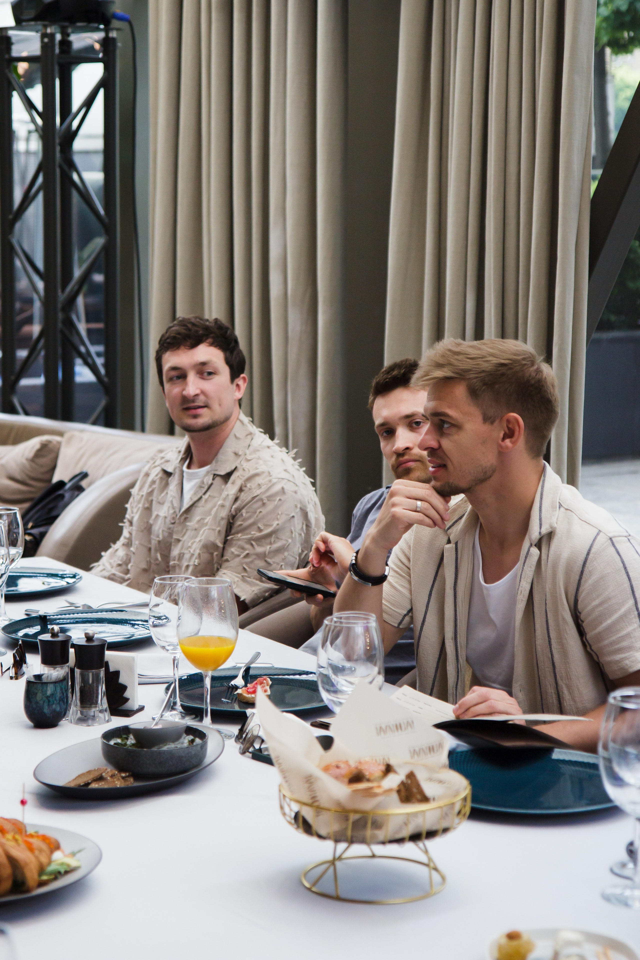 Бизнес-завтрак Германа Гаврилова. Фотограф Москва — личные фотосессии, лавстори в студии