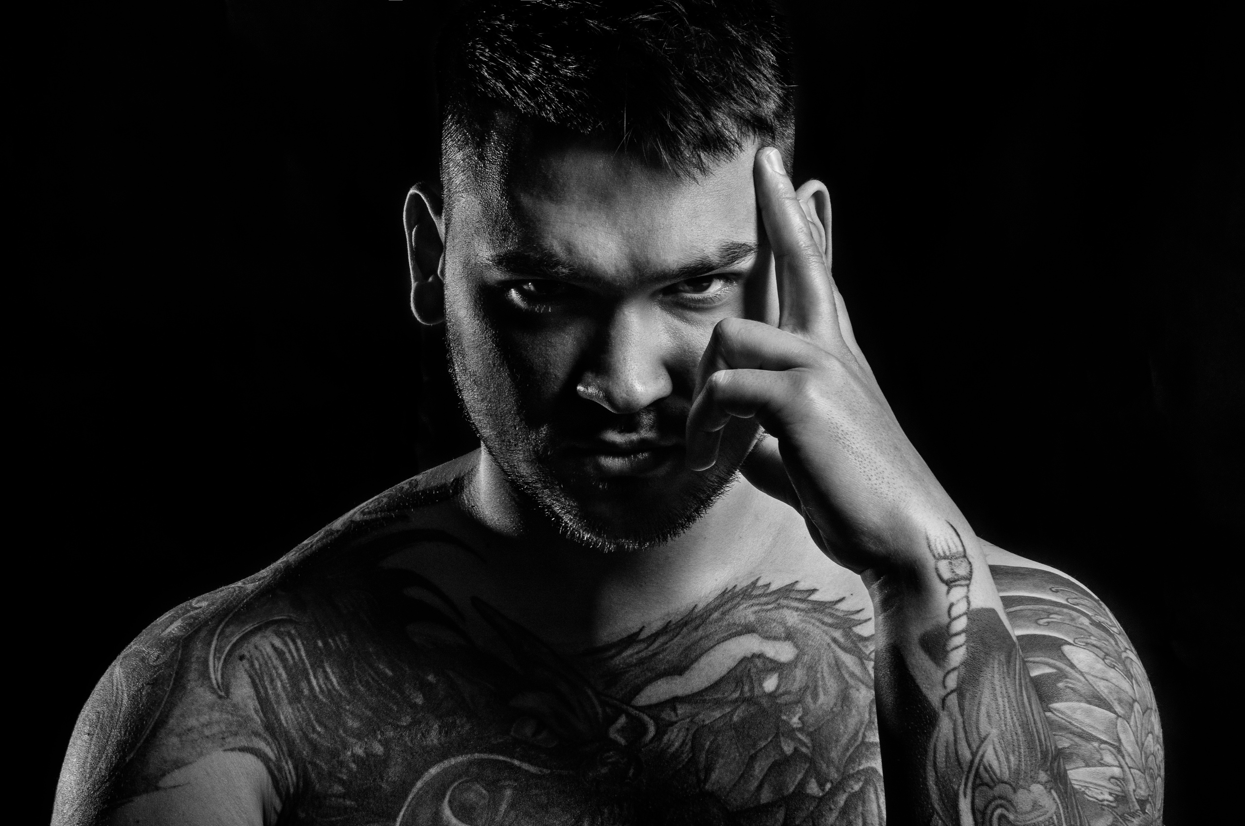 Портрет. Спасибо за проявленный интерес к моему творчеству! Меня зовут Россохат