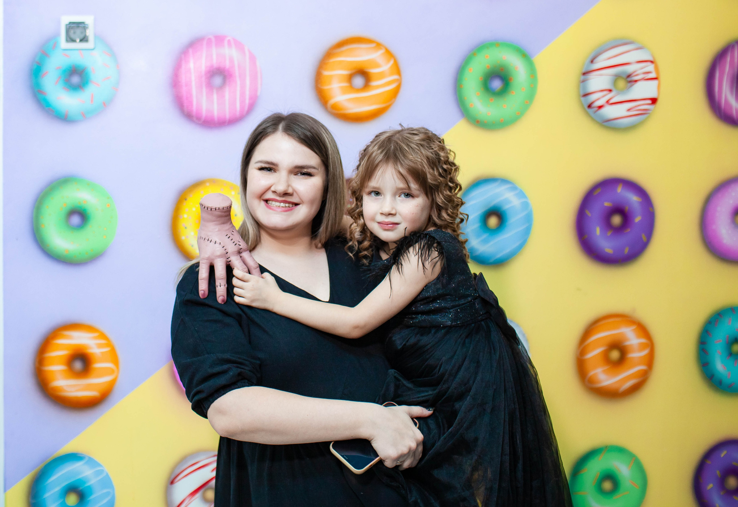 День Рождения Анечки в стиле Уэнсдей. Детский и семейный фотограф в Санкт-Петербурге Елизавета Сорокина