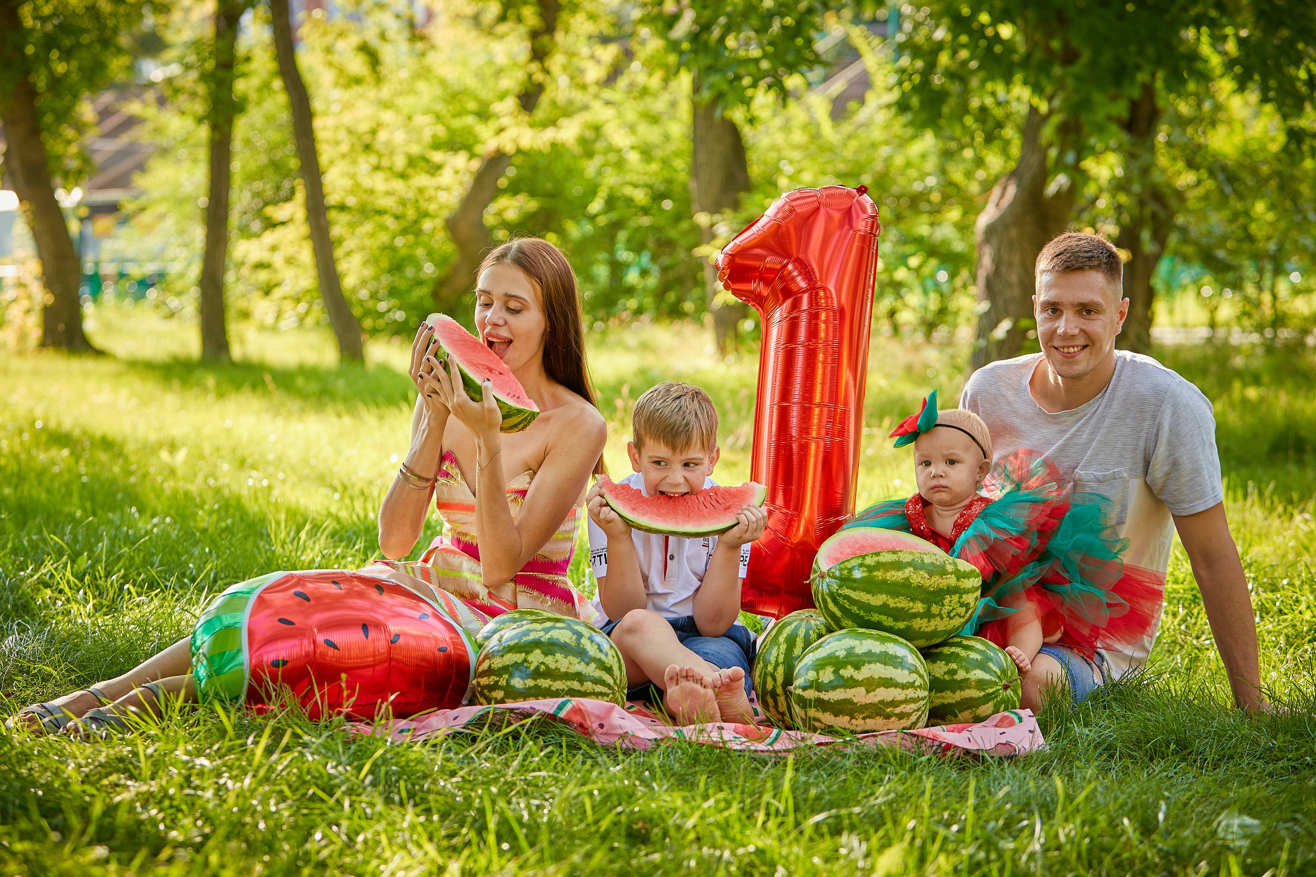 Арбузы на природе. Разножанровый Фотограф в Омске Артём Руднев