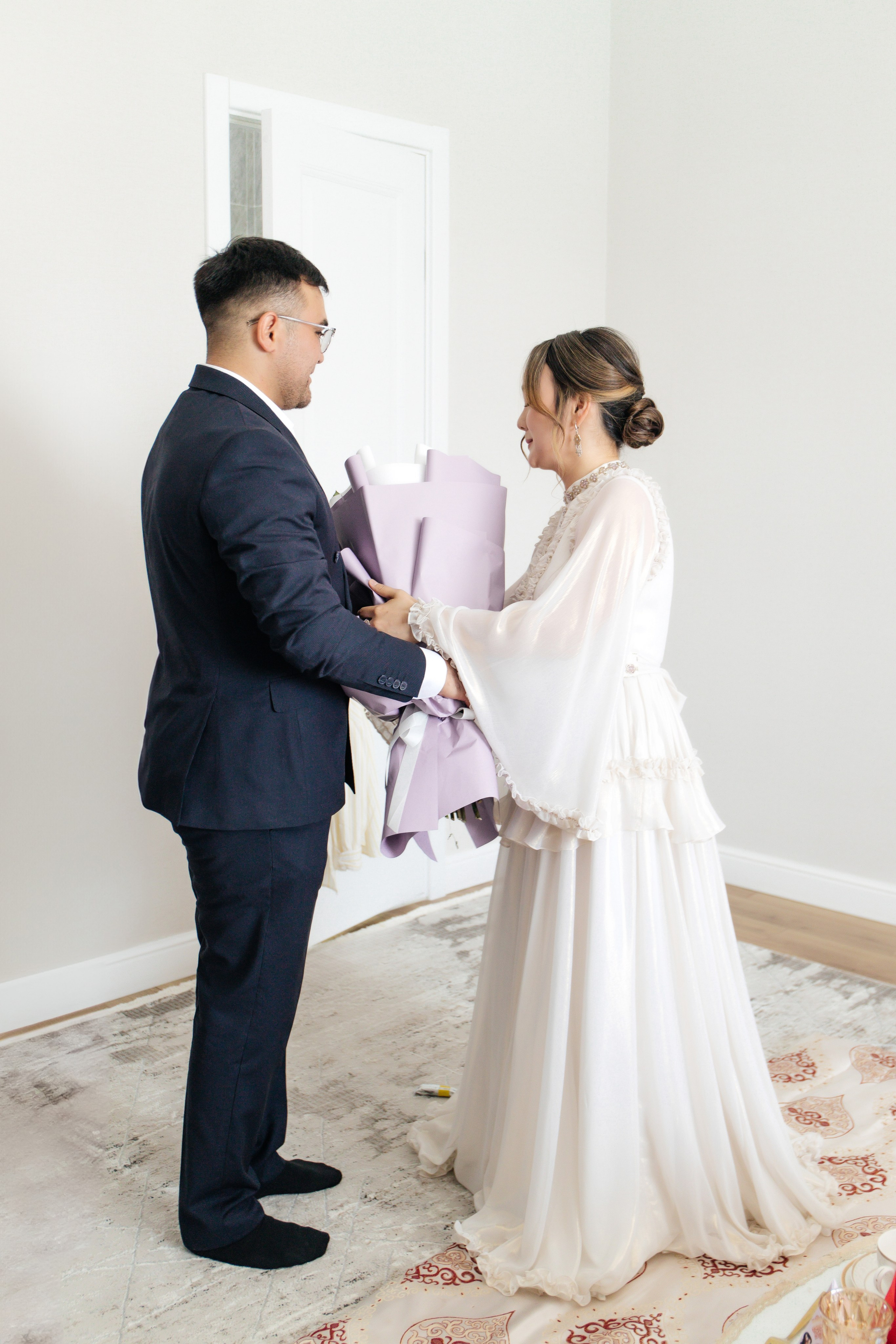 Moldir — syrğa salu. Wedding and Love story Photographer