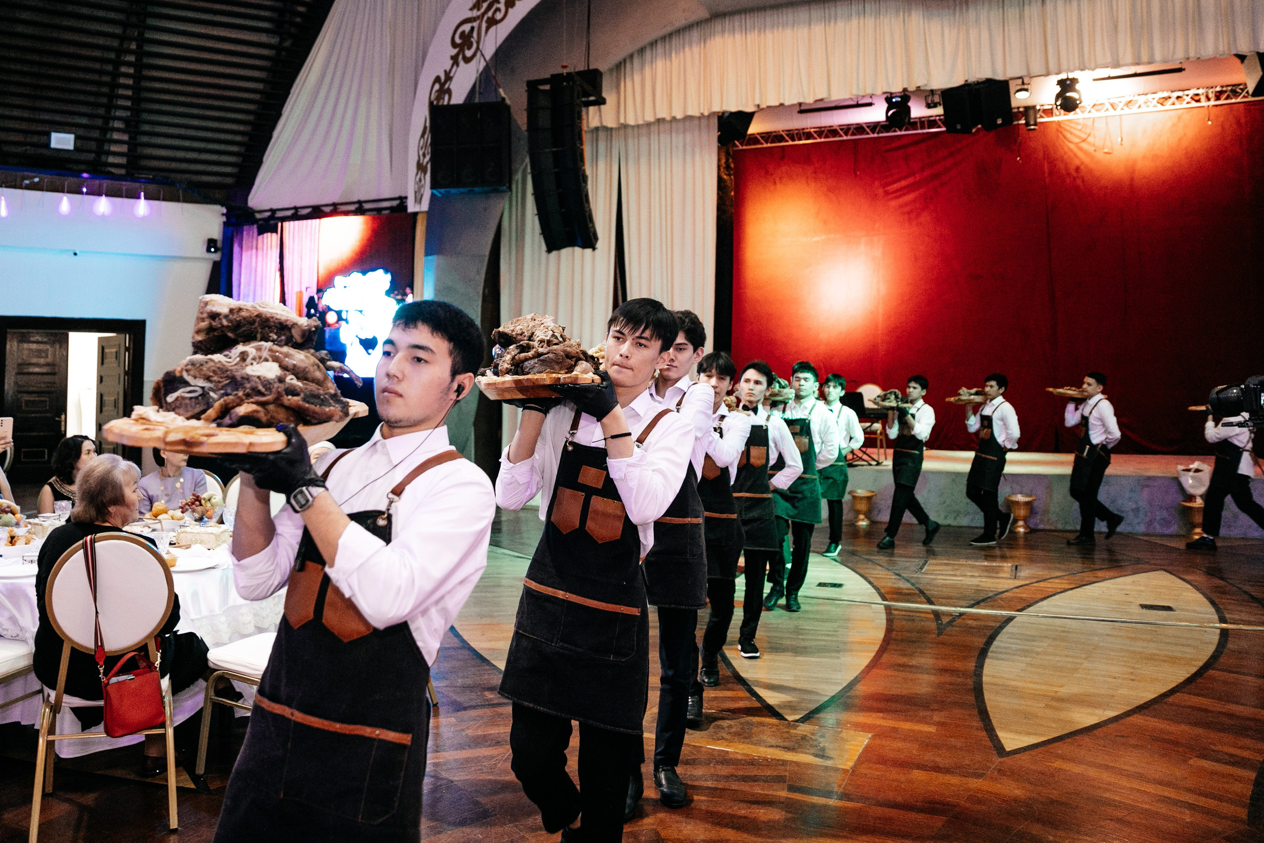 Свадебный банкет Абылайхан и Меруерт. Akkanatart.kz