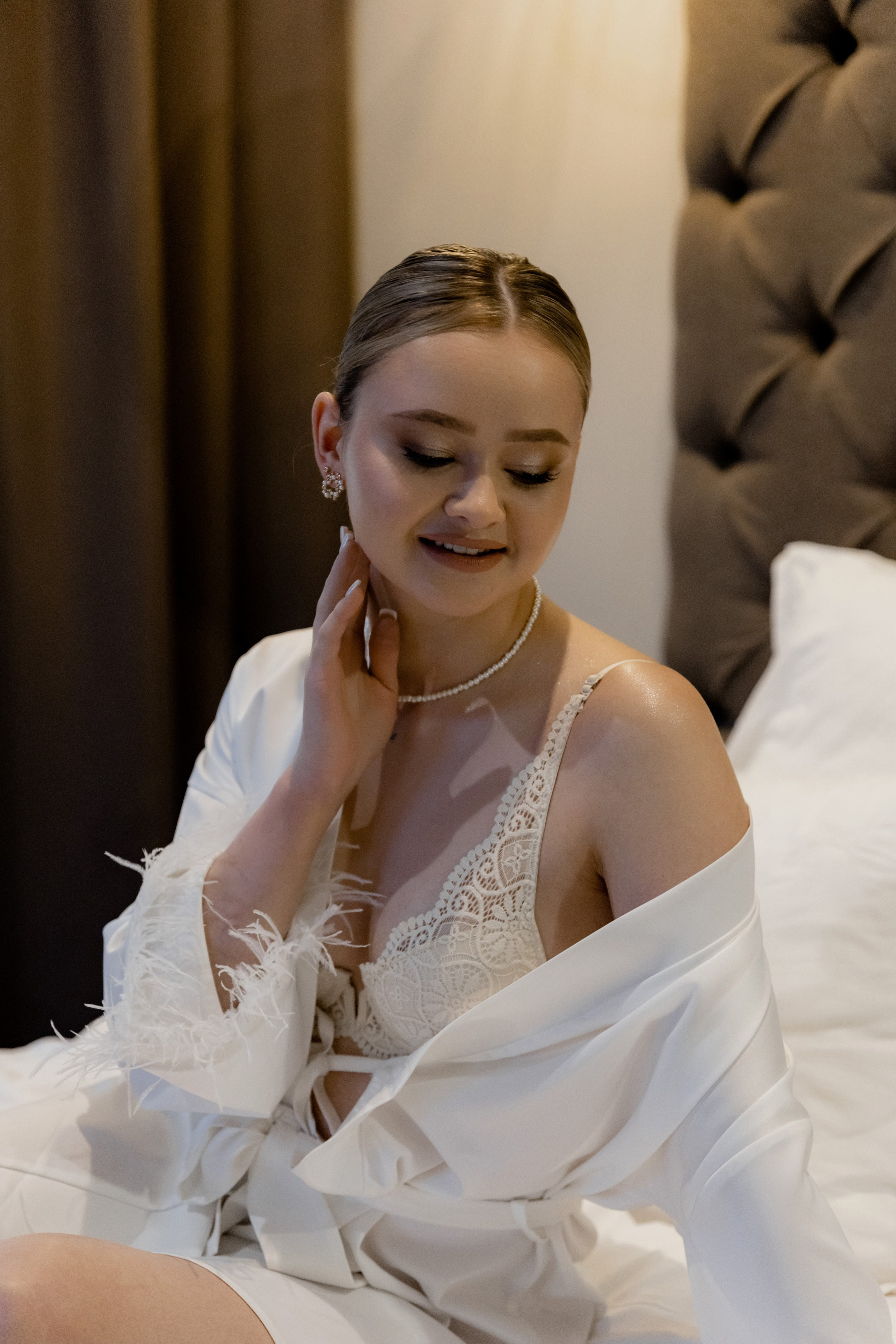 Свадебная фотосессия в отеле Чайковский г. Калининград. Свадебный фотограф Калининград