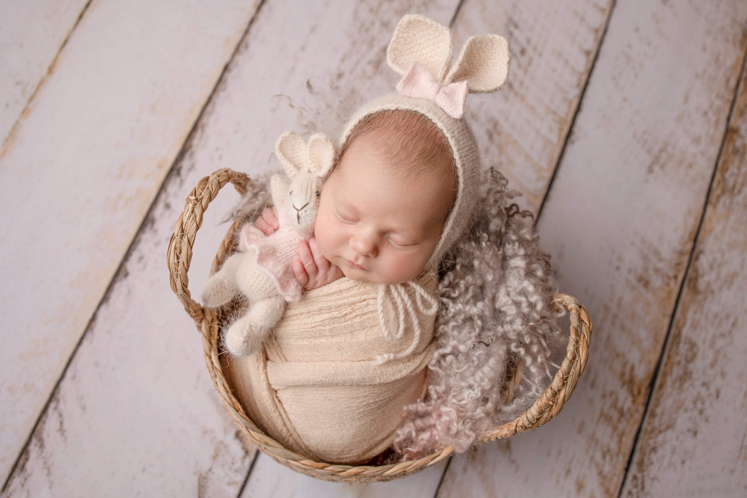 Нежная и милая фотосессия первых дней жизни Вашего ребенка в Минске. Фотограф новорождённых Минск — стоимость newborn фотосессии в Минске