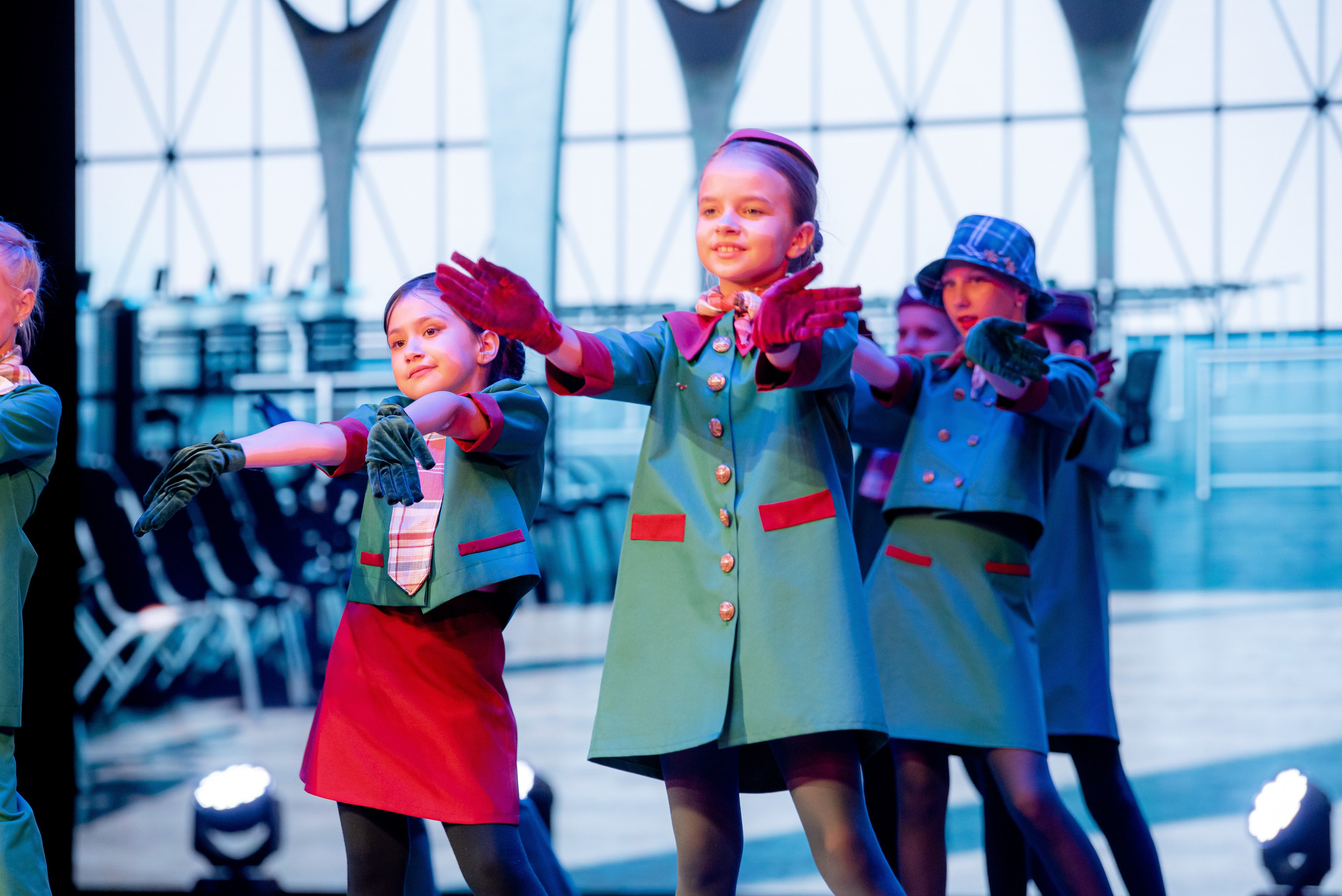 30 Школа. Вручение и Банкет. ДК Юбилейный и Банхоф. Фотограф в Волгограде и Волжском Александр Горбань