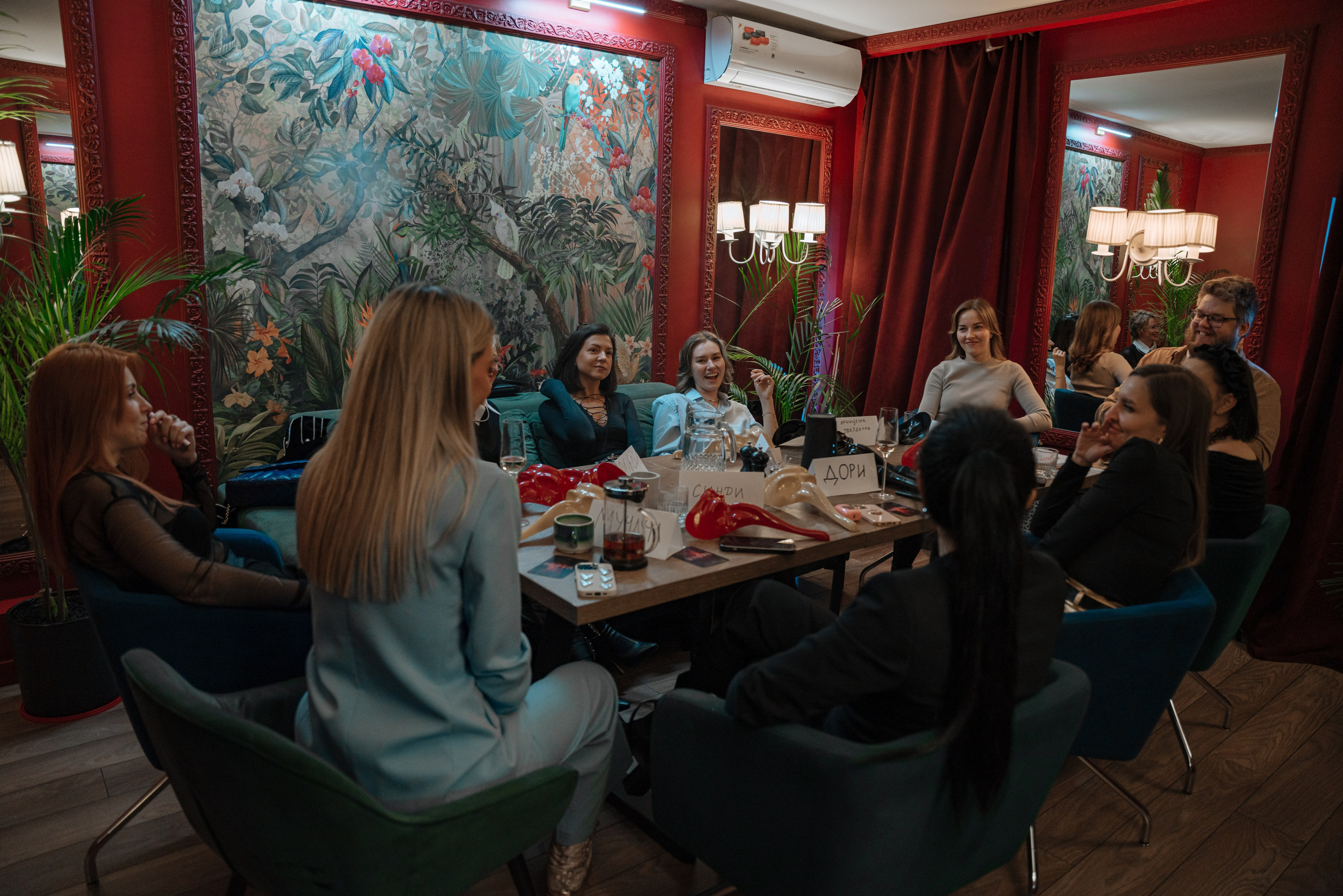 Мафия. Бар FINCH. ЖЕНСКИЙ КЛУБ LAXMI. Портретный фотограф в Санкт-Петербурге Дмитриева Наталия