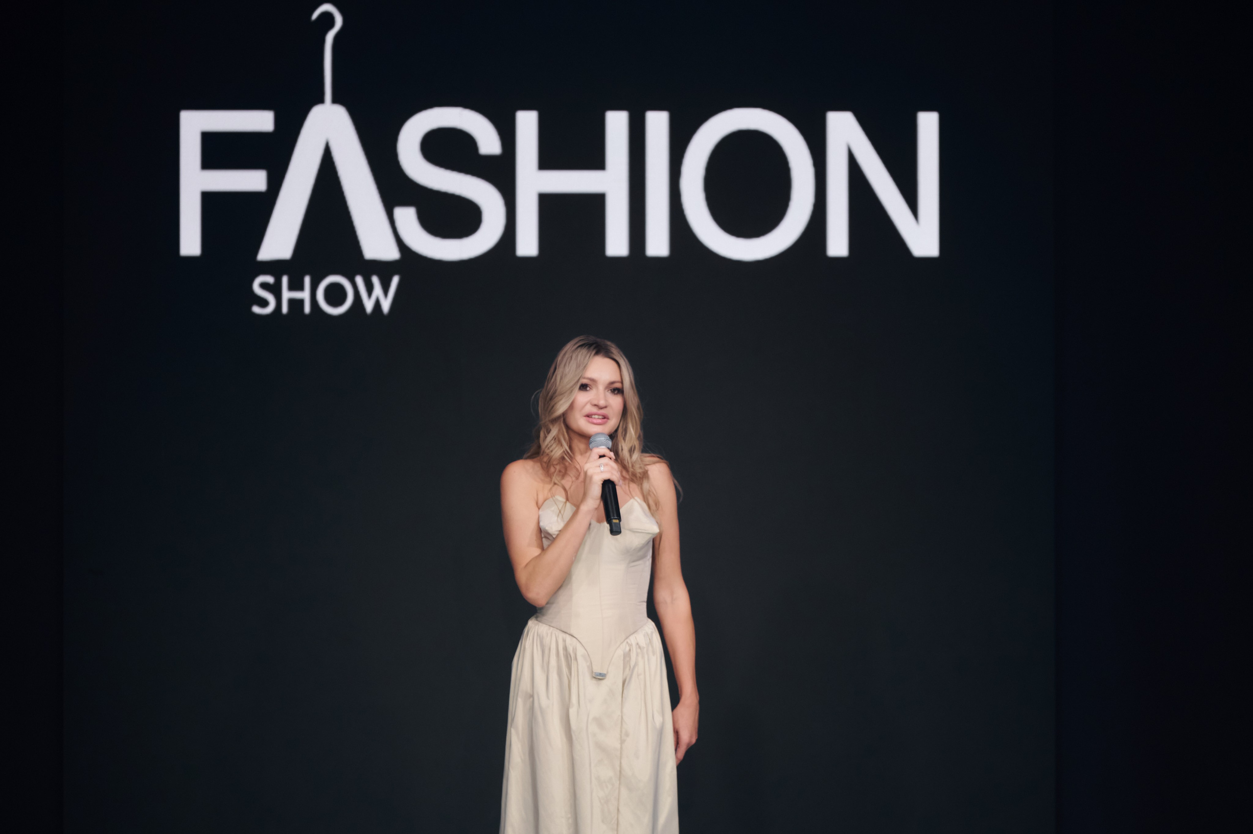 VSHOW_fashion показ. Коммерческий фотограф в Казани Ксения Добролюбова