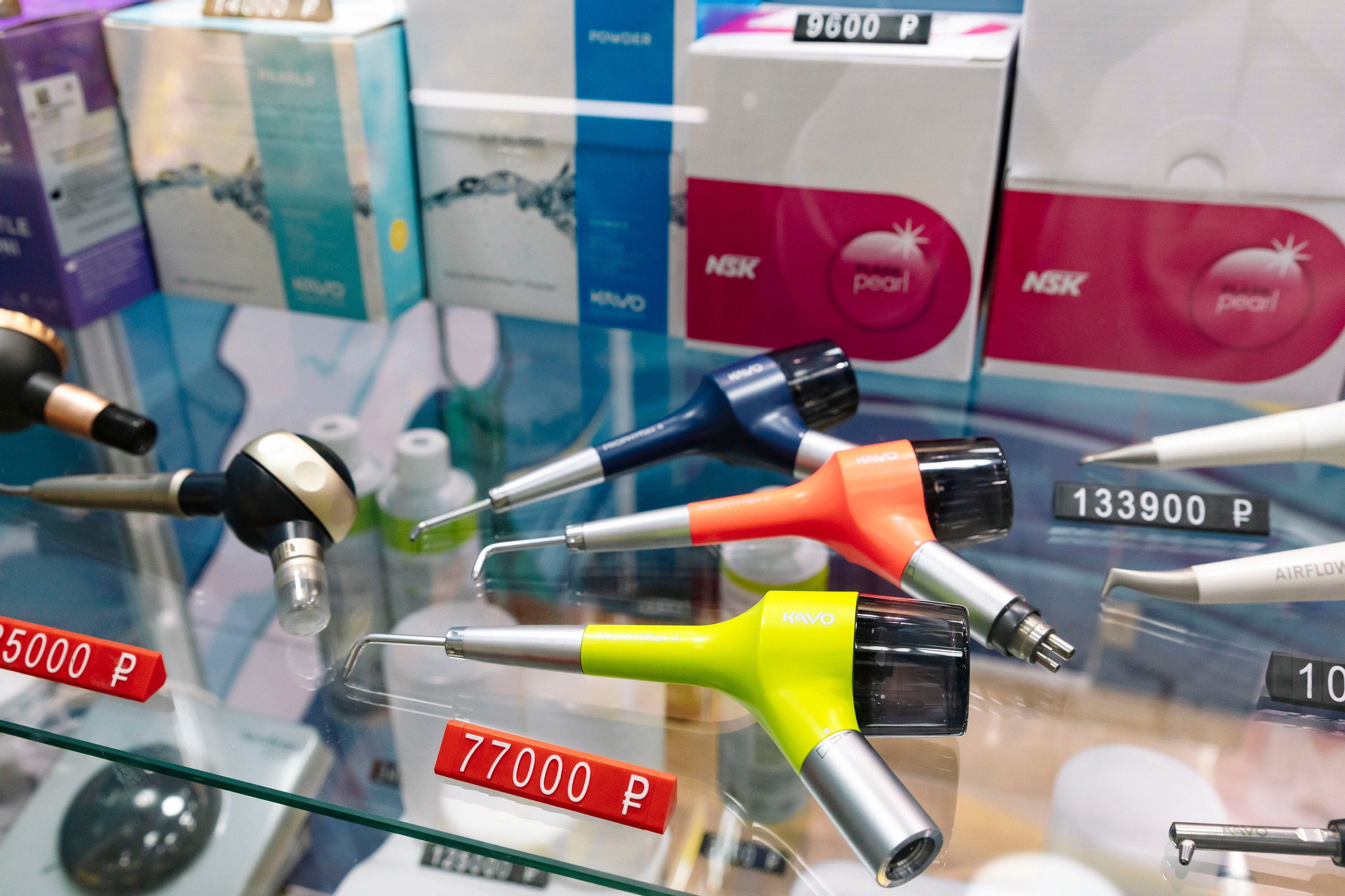 Стоматологическая выставка Dental Salon 2026. Профессиональный фотограф в Москве | Заказать фотосессию и съемку