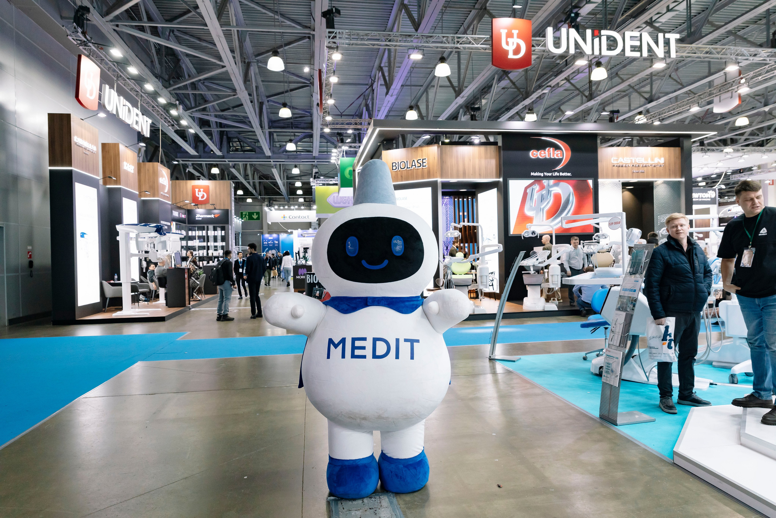 Стоматологическая выставка Dental Salon 2026. Профессиональный фотограф в Москве | Заказать фотосессию и съемку