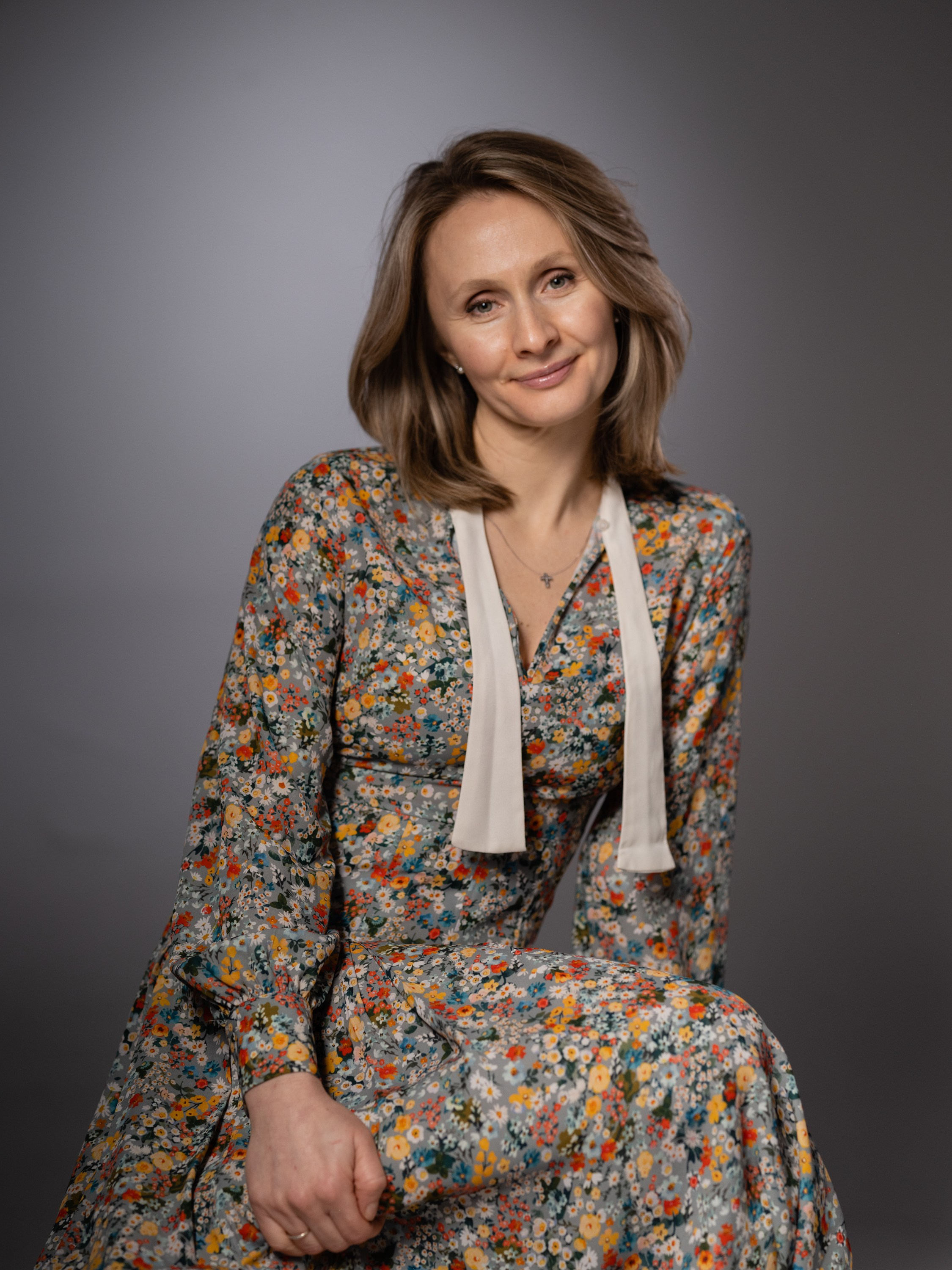 Студийная съемка актрисы Марии Есипенко