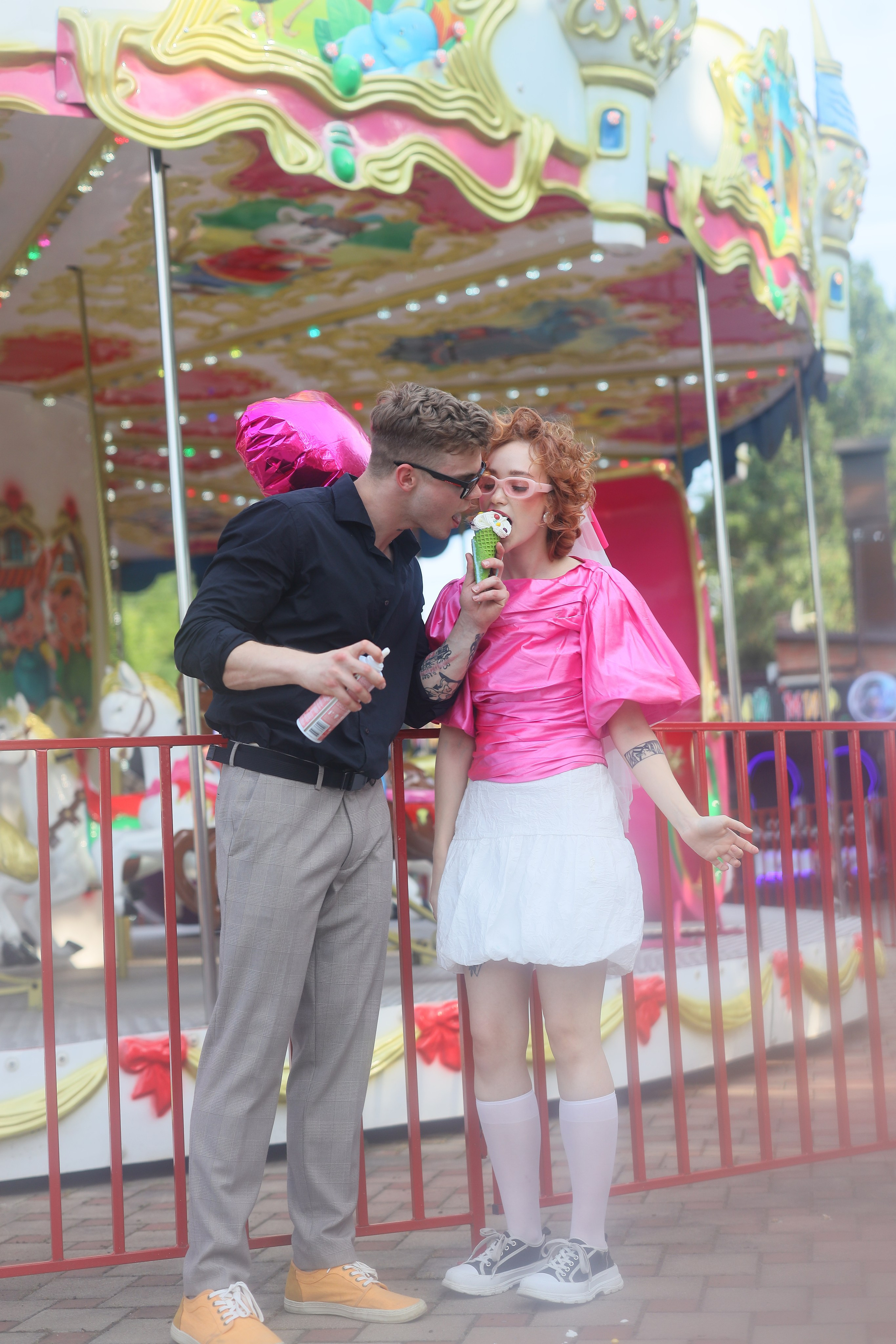 Свадебная фотосессия в парке аттракционов. Свадебный и семейный фотограф в Абхазии Жанна Соснина