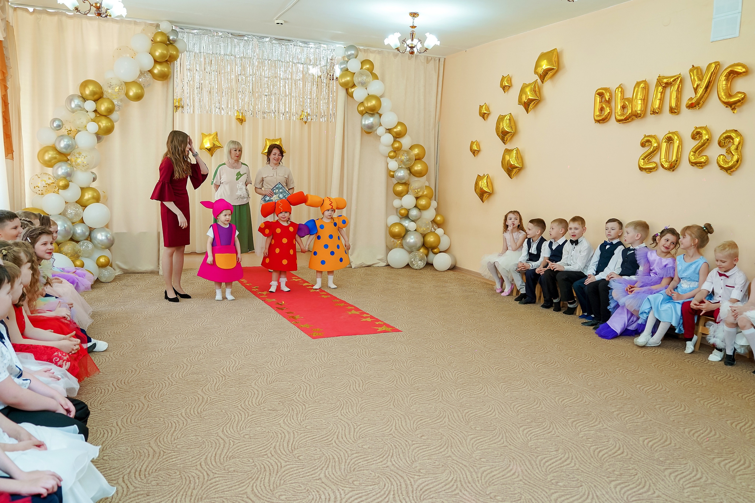 Фотосъемка видеосъёмка фотограф видеооператор новогодних утренников  в. Фотограф, видеооператор Нина Коршунова