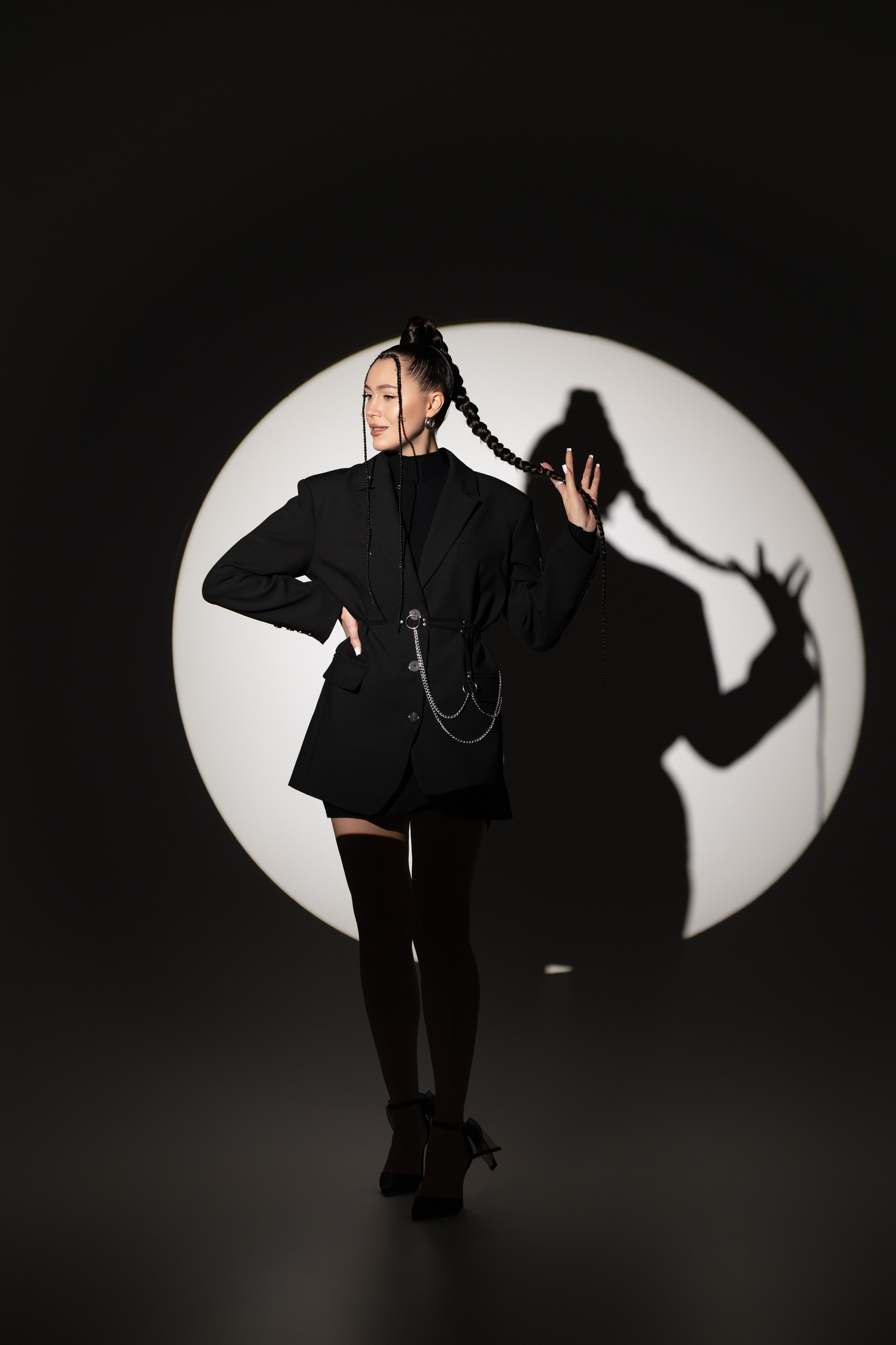 Цветной свет и фигуры. Фотограф Минск