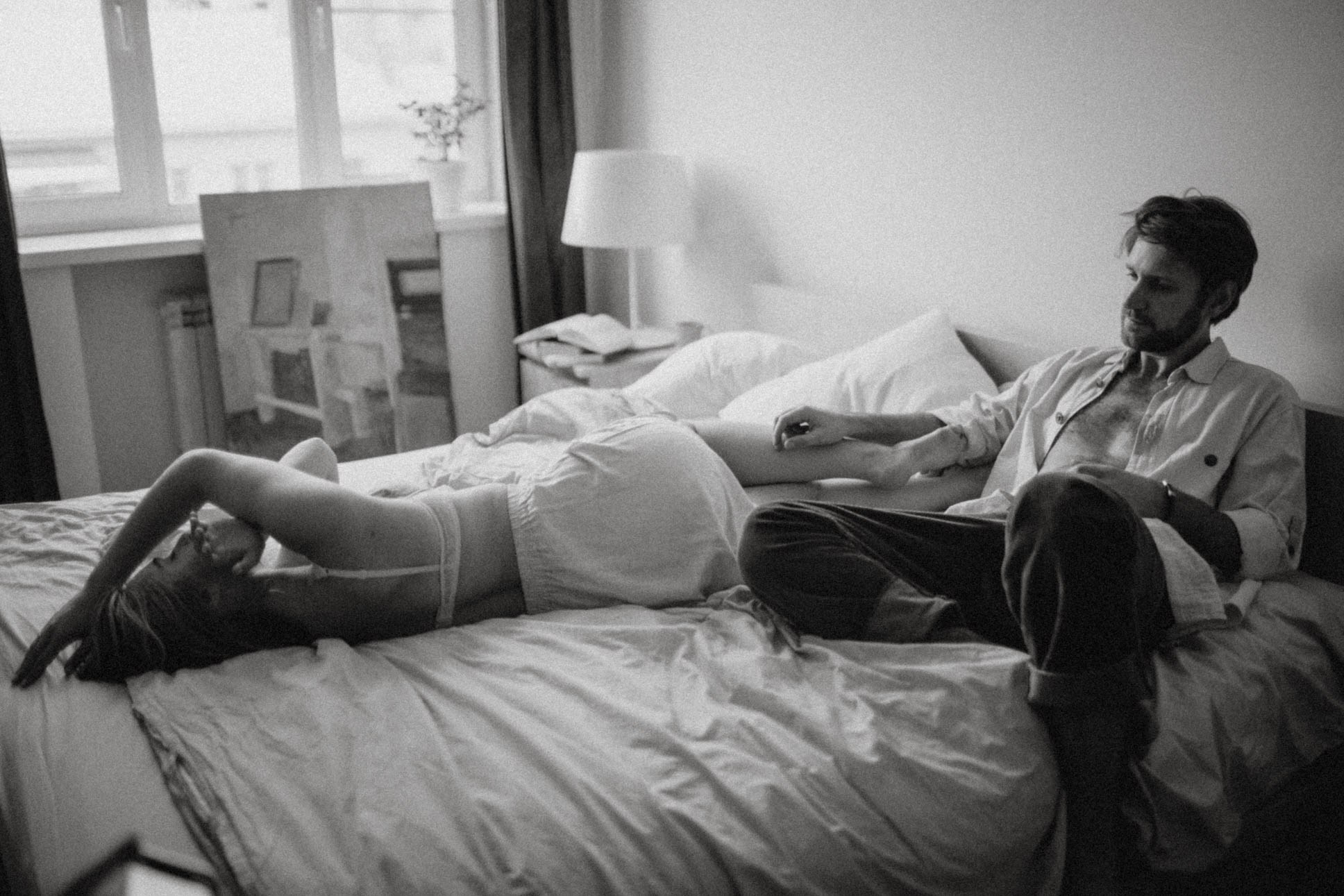 пара в спальне