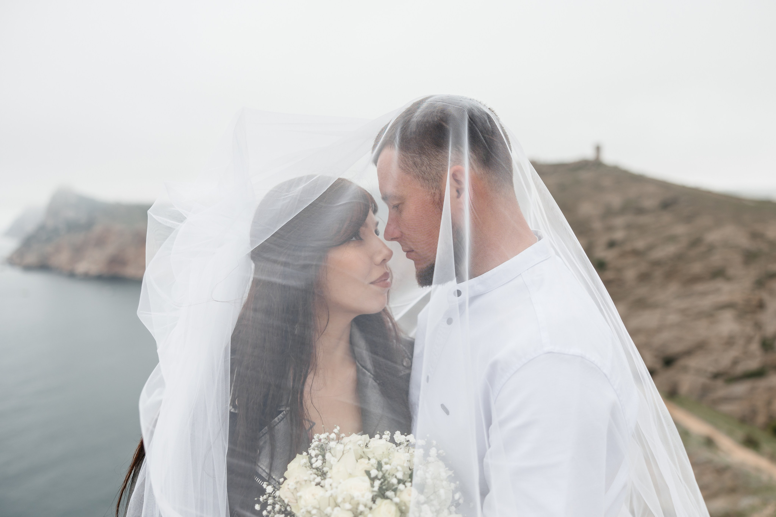 Анонс свадьбы Маргариты и Андрея. Туман на холмах Балаклавы. Свадебный фотограф в Крыму и Севастополе Ольга Баскакова