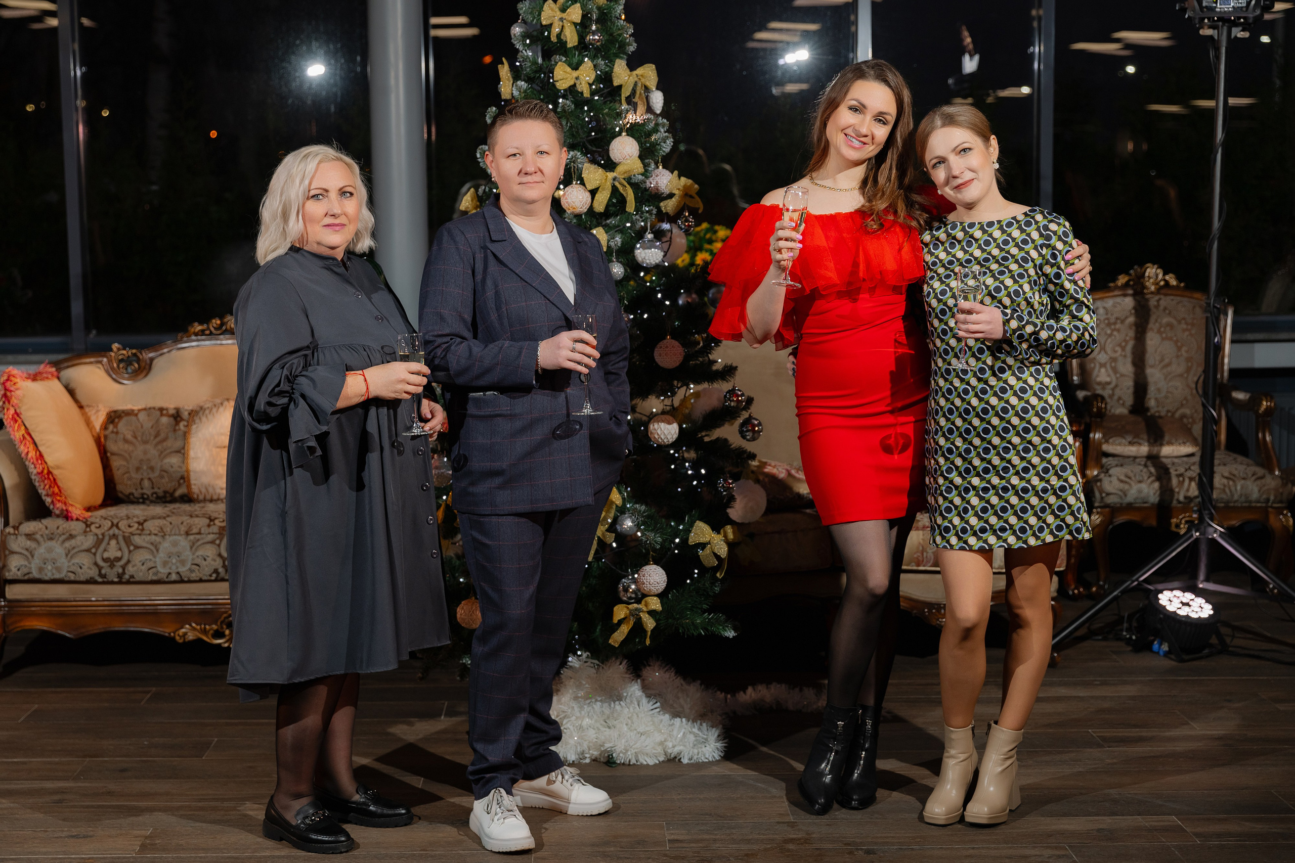 Корпоративная новогодняя фотосъемка для BELARUSBANK в Ресторане «Урарту». Свадебный фотограф в Минске/Беларуси Сергей Спиридонов