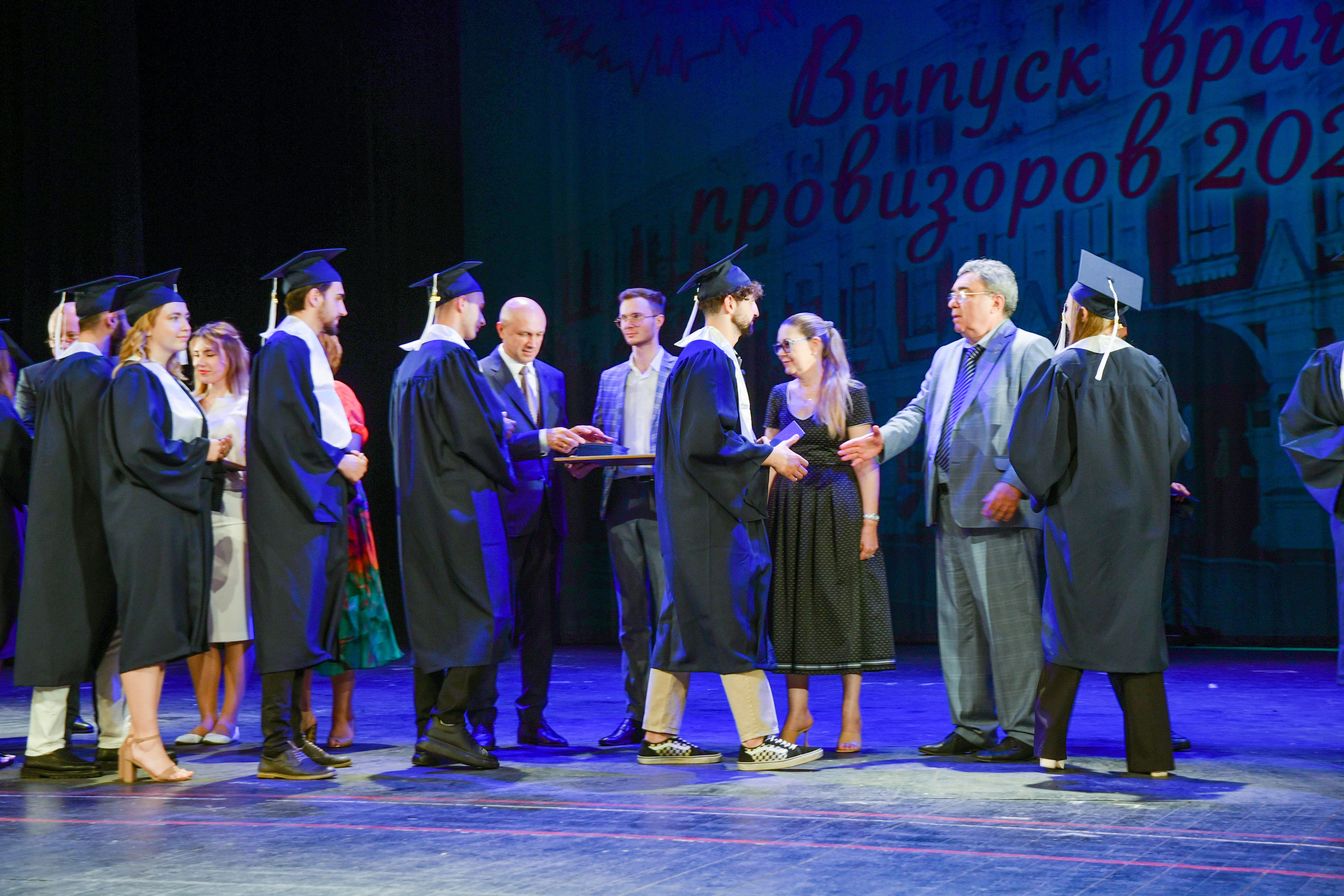 Профессиональный фотограф на выпускной. Вячеслав Скрипник Фотограф Краснодар