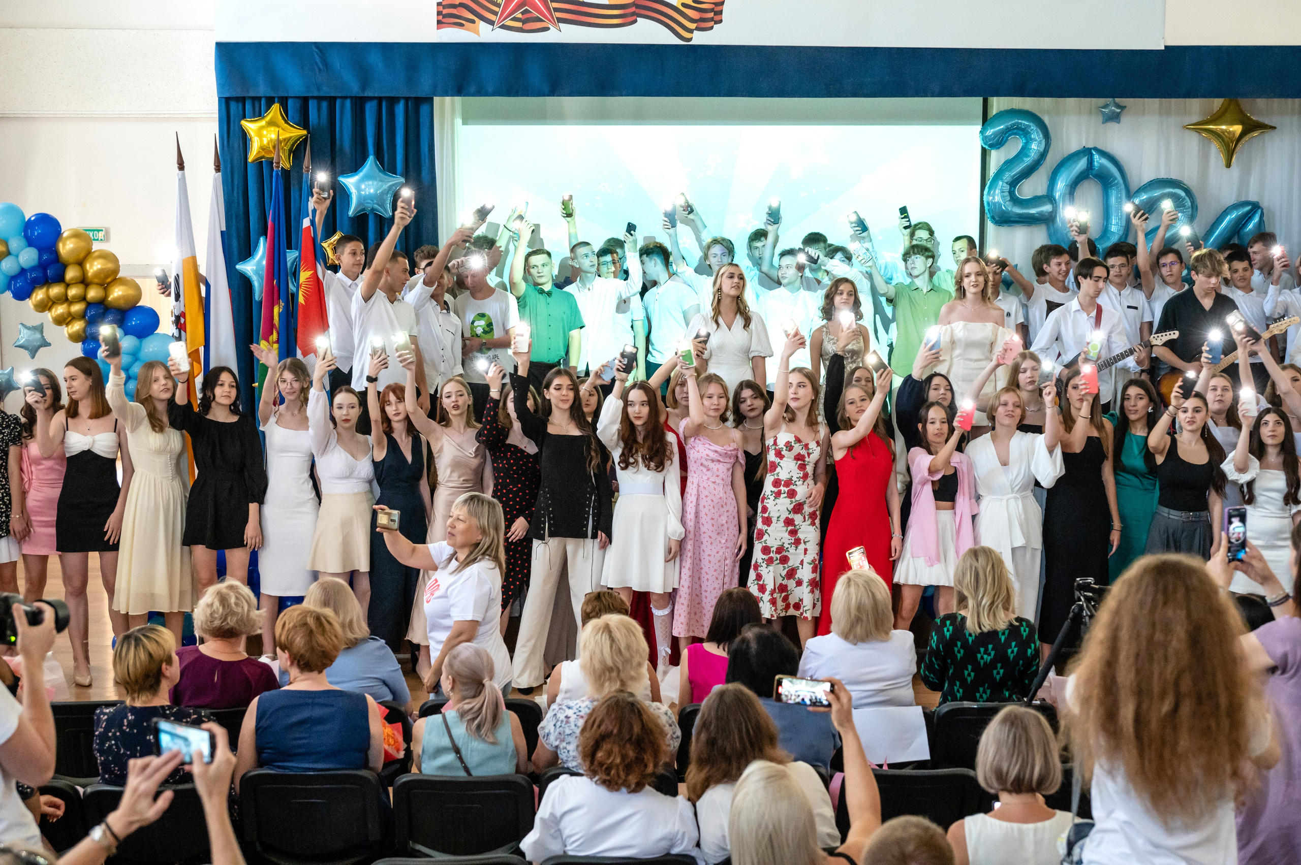 Школа № 98 9 класс вручение аттестатов. Вячеслав Скрипник Фотограф Краснодар