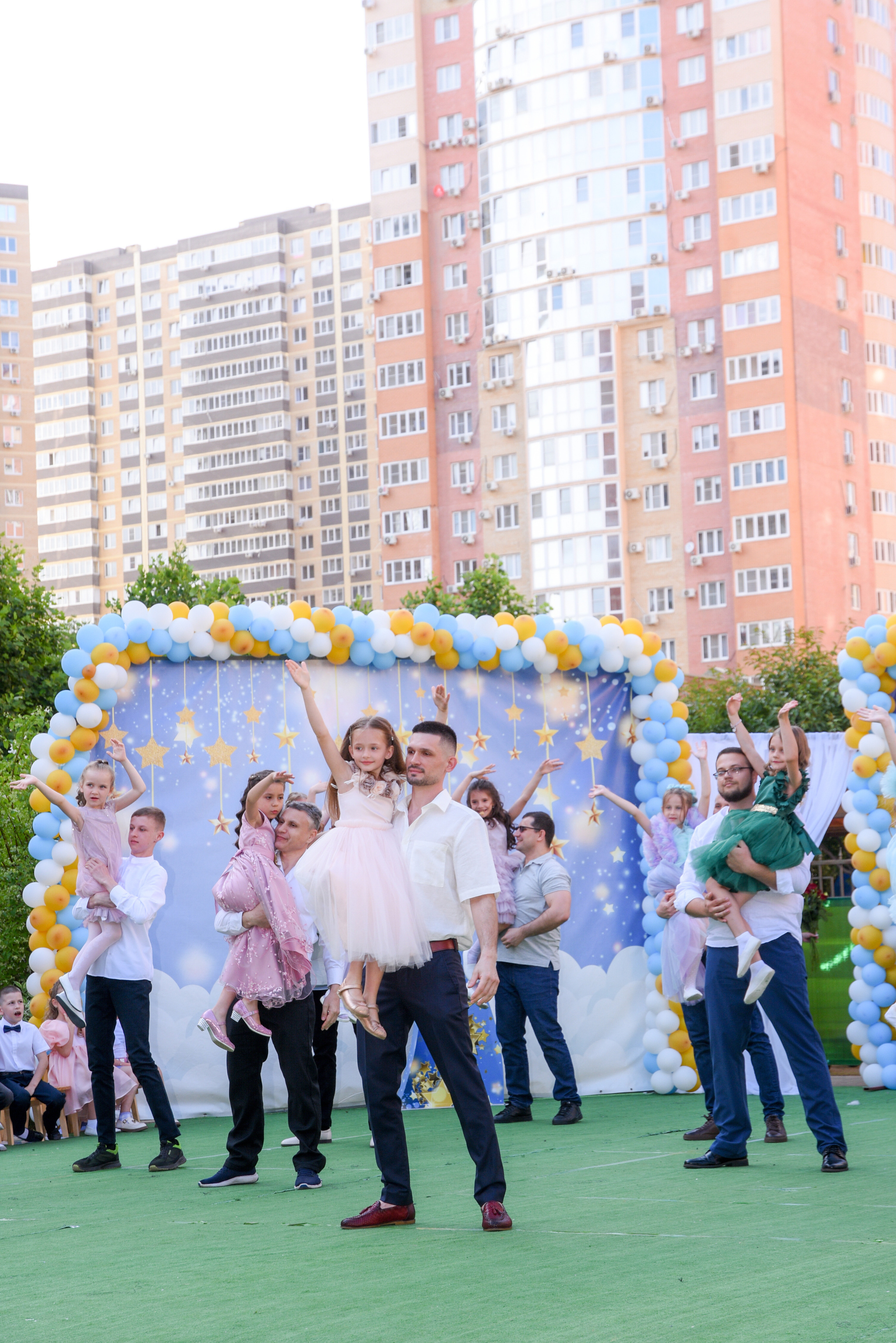 Профессиональный фотограф на выпускной. Вячеслав Скрипник Фотограф Краснодар