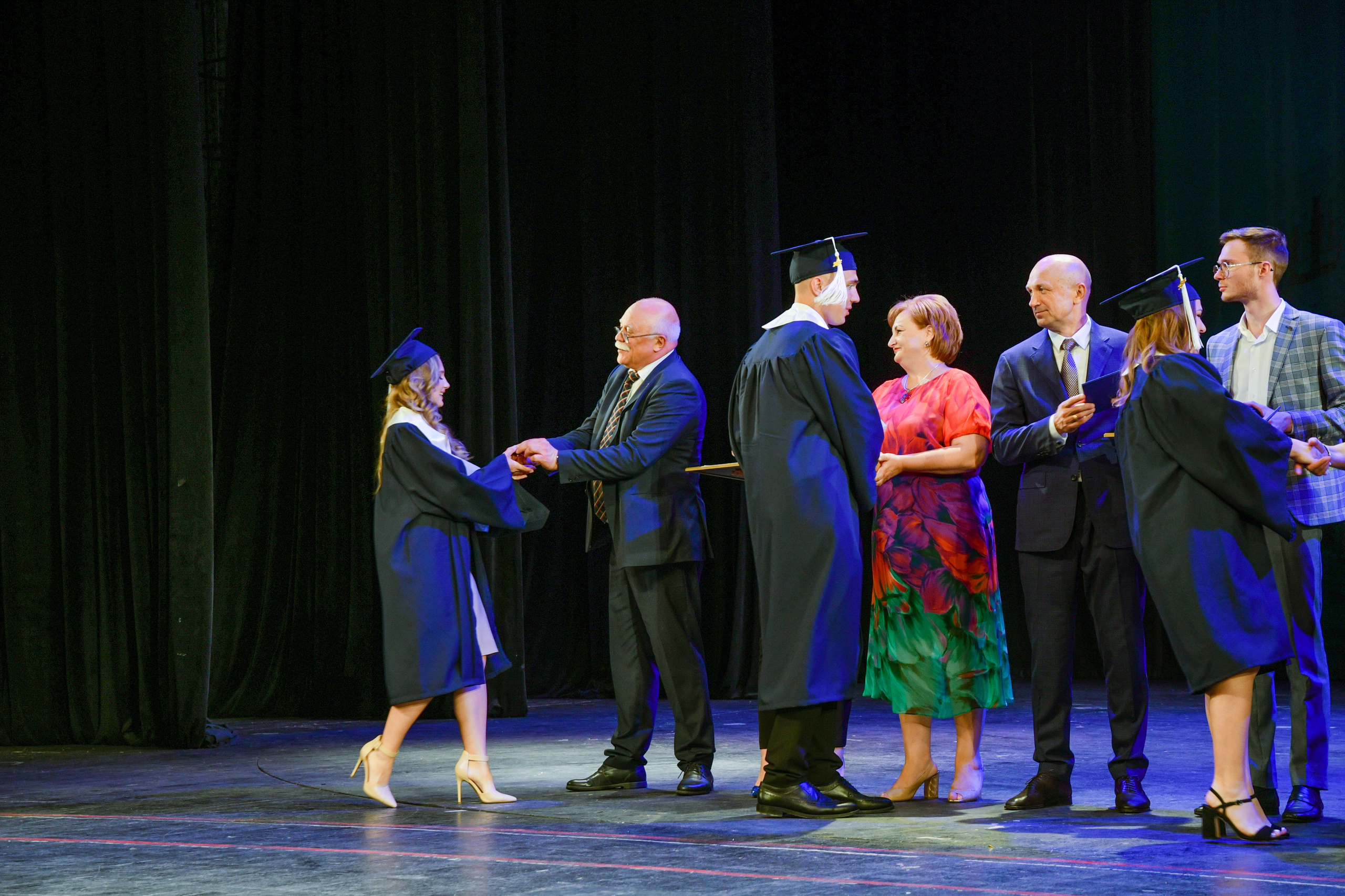 Профессиональный фотограф на выпускной. Вячеслав Скрипник Фотограф Краснодар