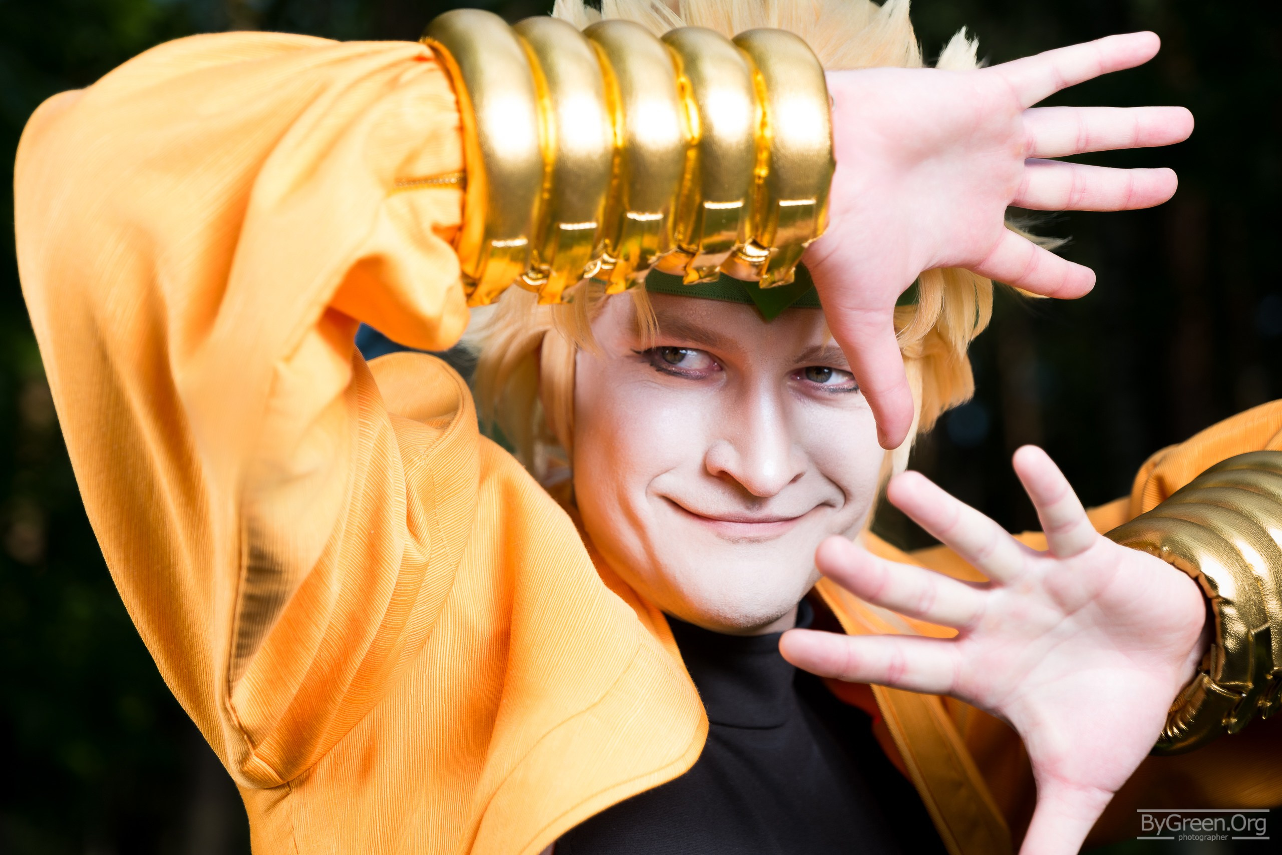 JoJo's Bizarre Adventure DIO cosplay striking his signature pose, AtomCosCon 2026, Dubna