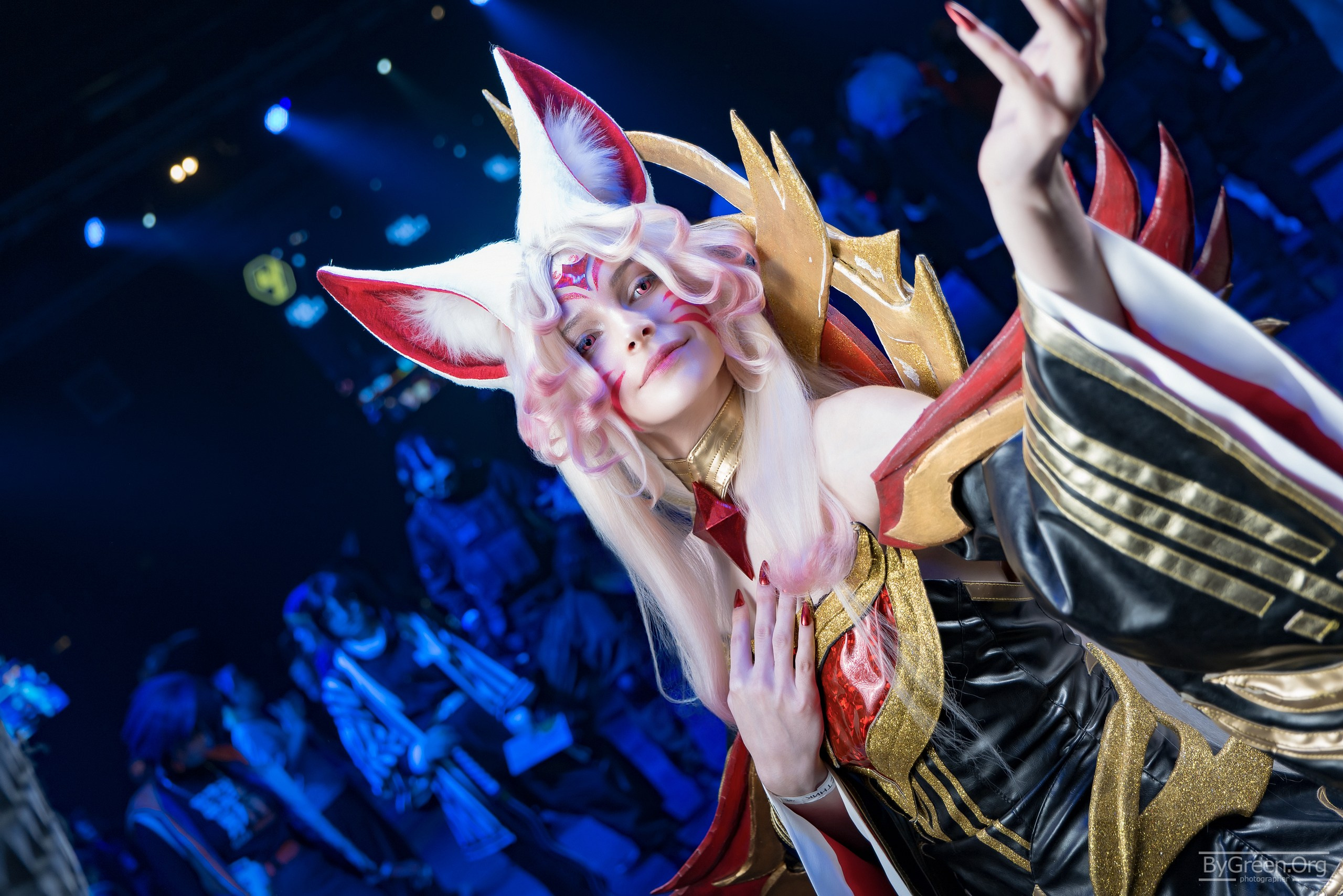 Косплей Ари из League of Legends — лёжа среди хвостов, АниФест Классик 2026, Краснодар