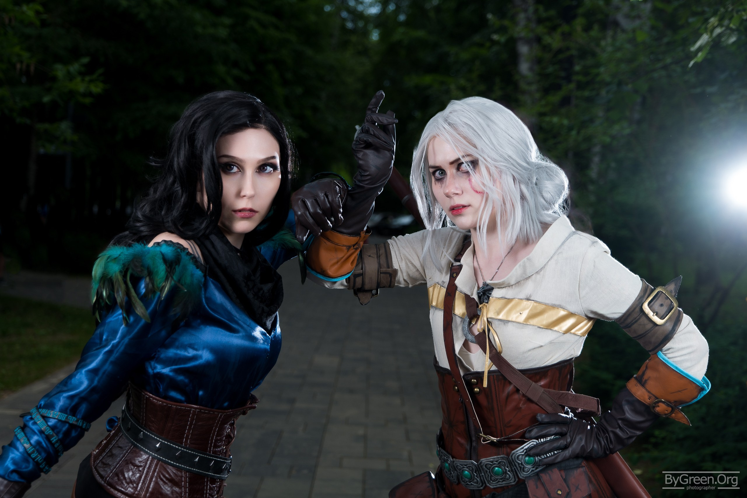The Witcher cosplay duo: Ciri and Yennefer in the woods, AtomCosCon 2026, Dubna
