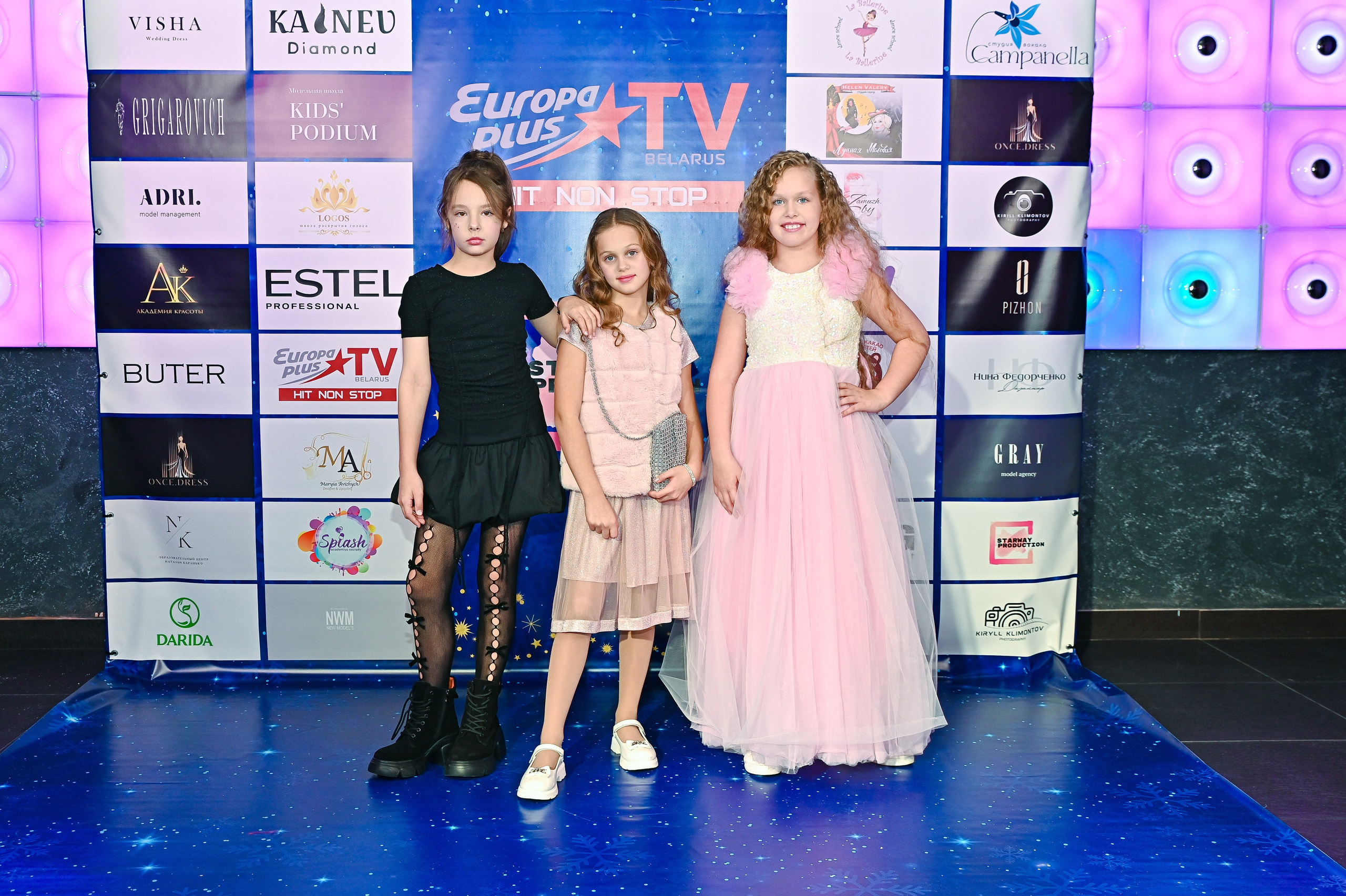 Большая новогодняя тусовка. Фотоуслуги, услуги фотографа, фотографирование важных событий