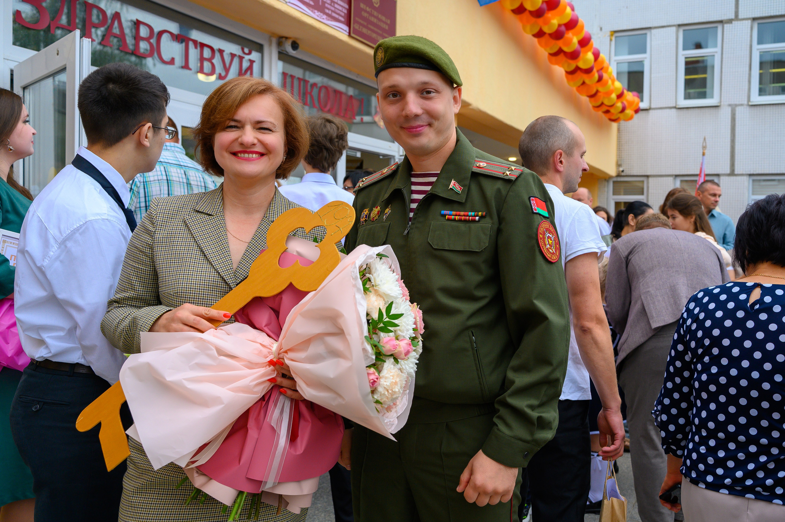 Вот звучит первый звонок, перед этим долгое приготовление к новому этапу в жизни, Яромир идет в школу. Фотоуслуги, услуги фотографа, фотографирование важных событий