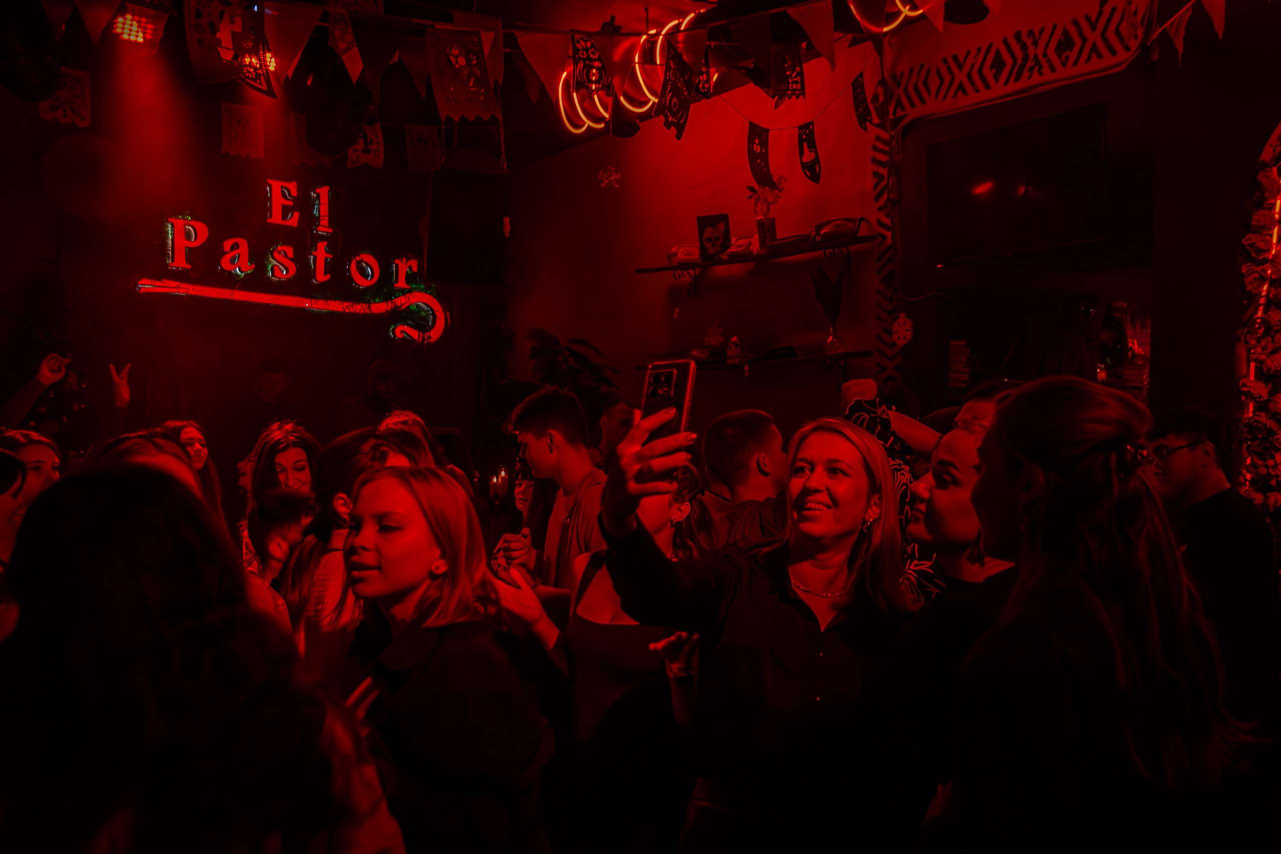 Пятница 13. Сумерки_El Pastor_Симферополь_13.12.2024. Аминов Руслан | Фотограф