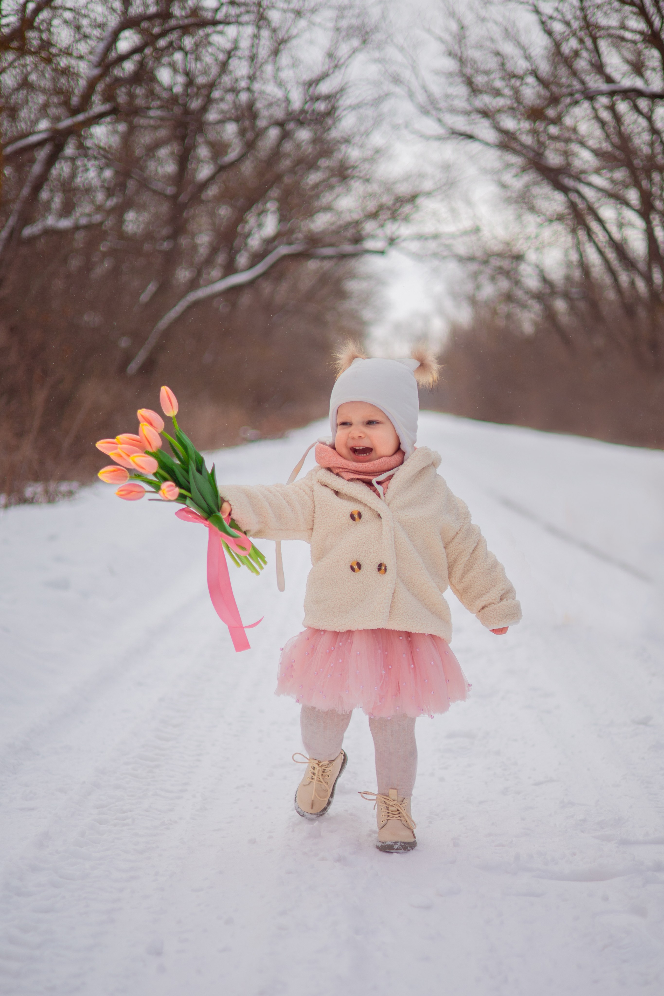 Даня и Поля тюльпаны. Семейный и детский фотограф в Михайловке Татьяна Лестьева