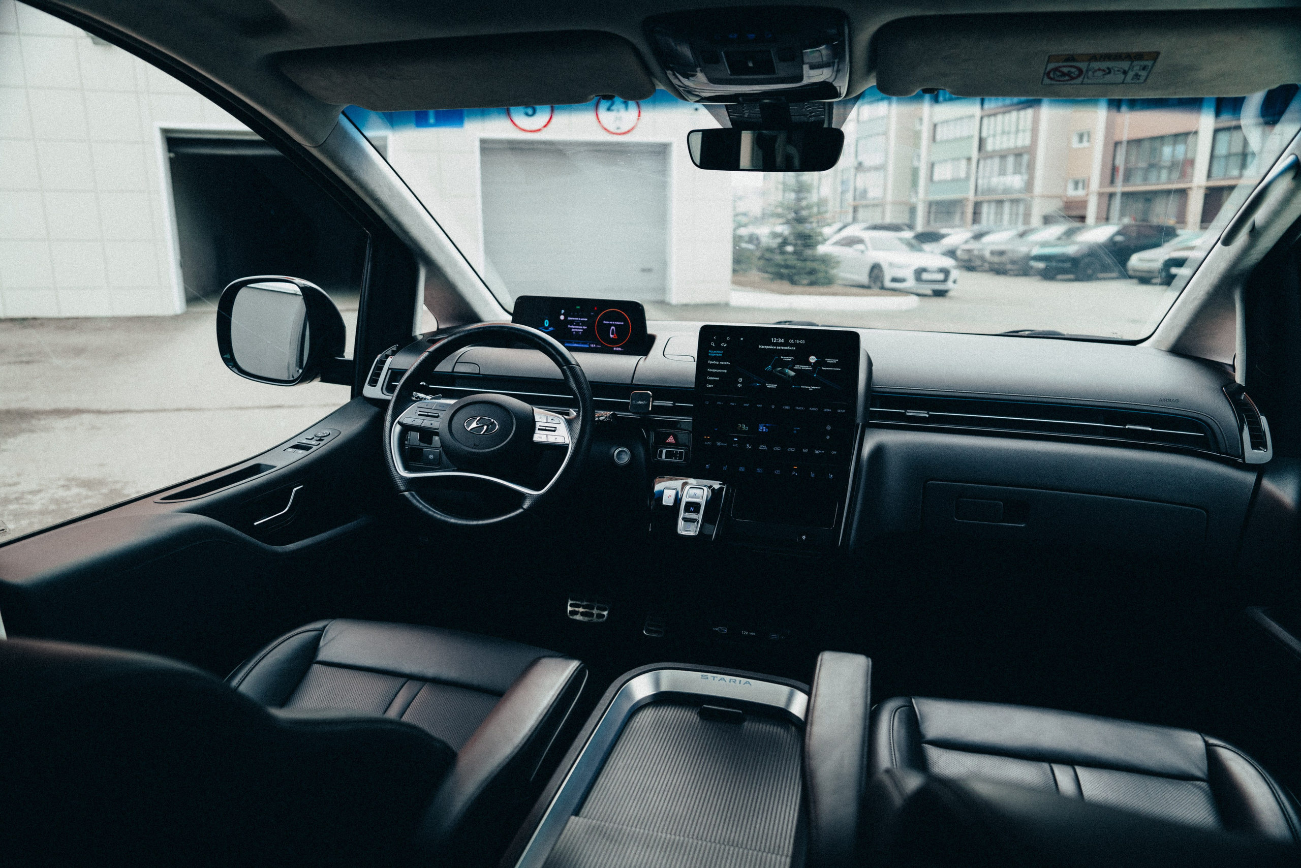 Hyundai Staria. Идеальные портреты для соцсетей — Фотограф Ленар