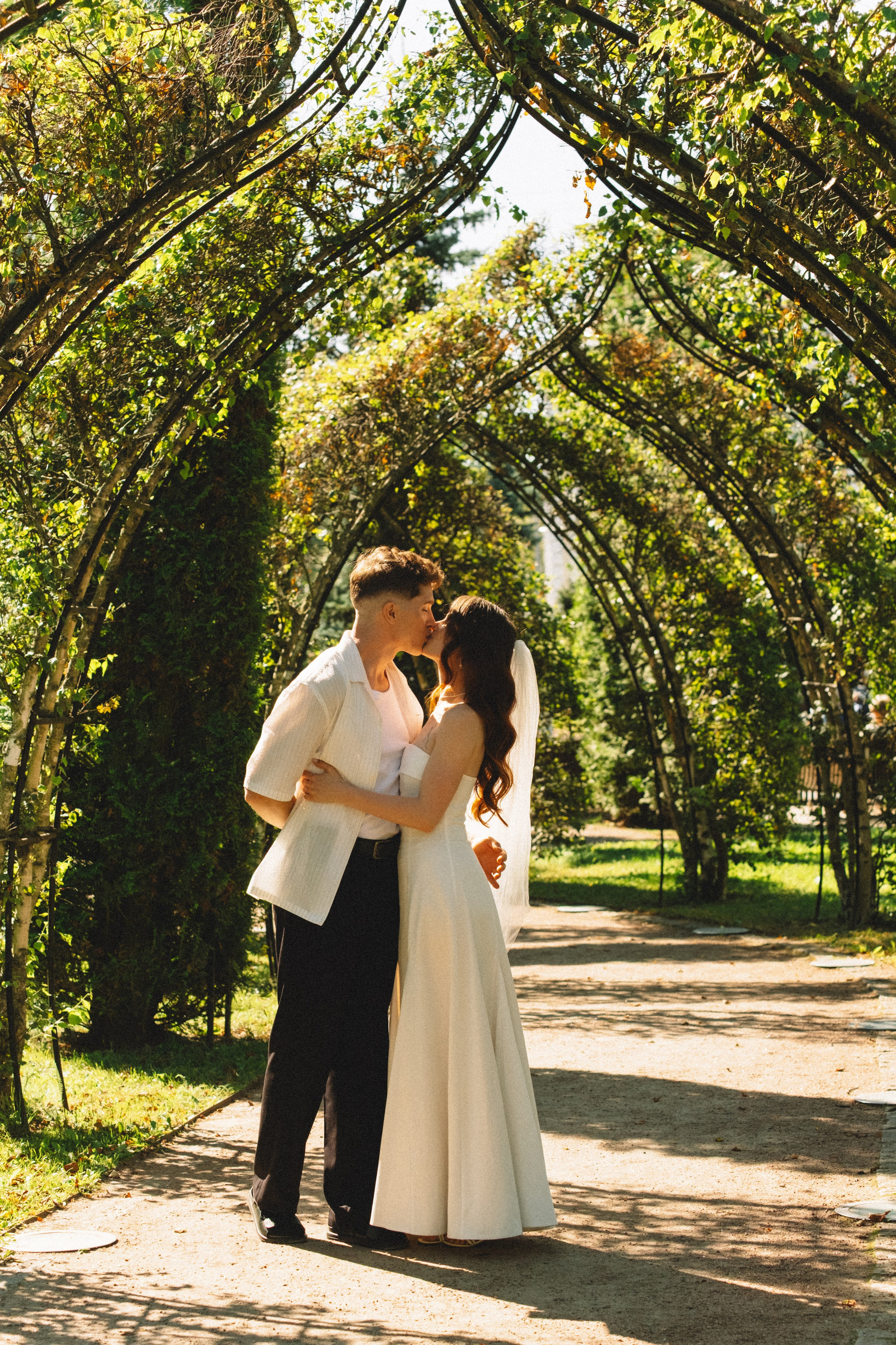 СВАДЕБНАЯ СЬЕМКА В ПЕТЕРГОФЕ И СЬЕМКА РЕПОРТАЖА В ЗАГСЕ ПЕТЕРГОФА. Профессиональный фотограф, Санкт-Петербург — Виктория Богомолова