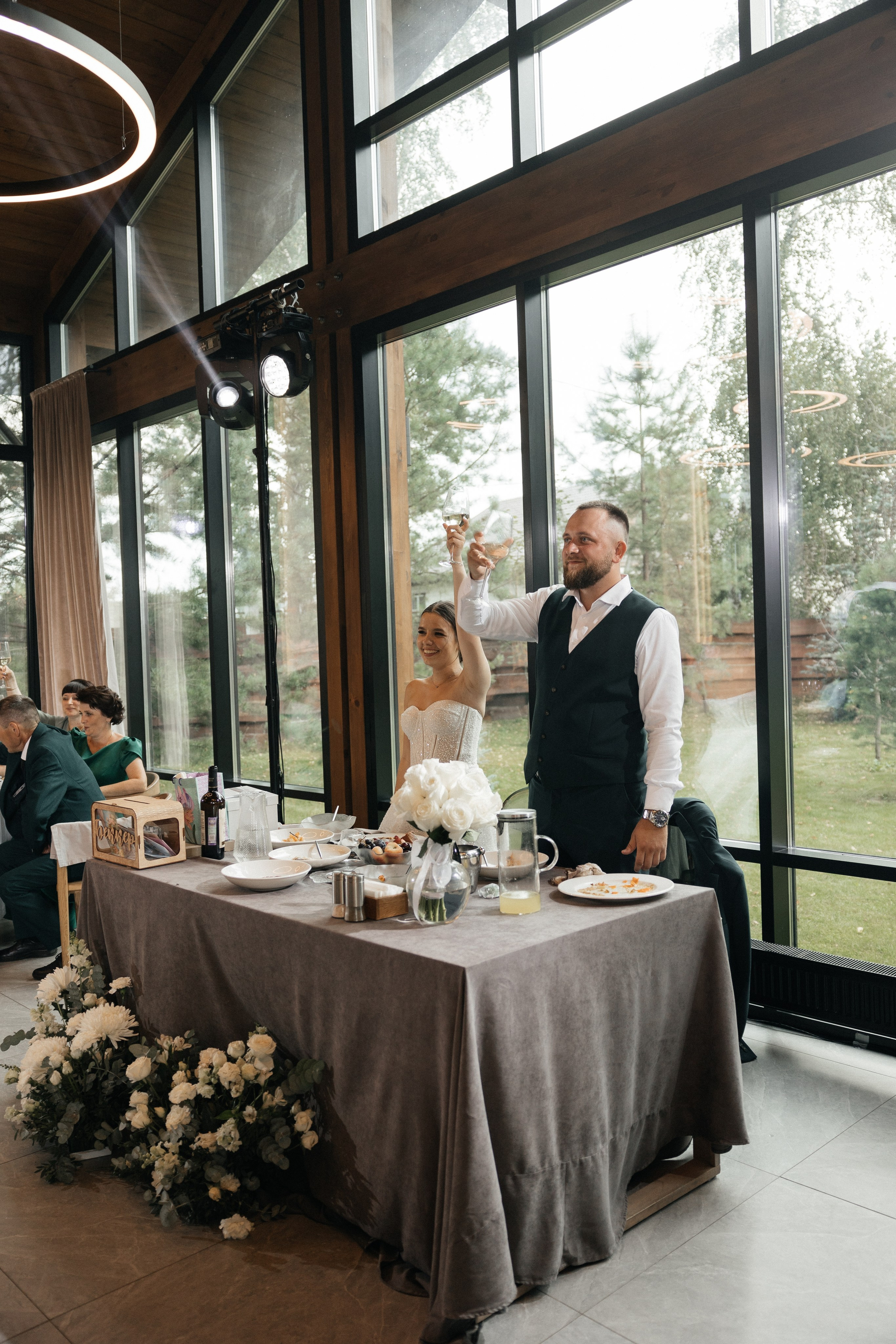 Свадебная история. Лесной Виладж. Свадебный и семейный фотограф Рассказова Виктория