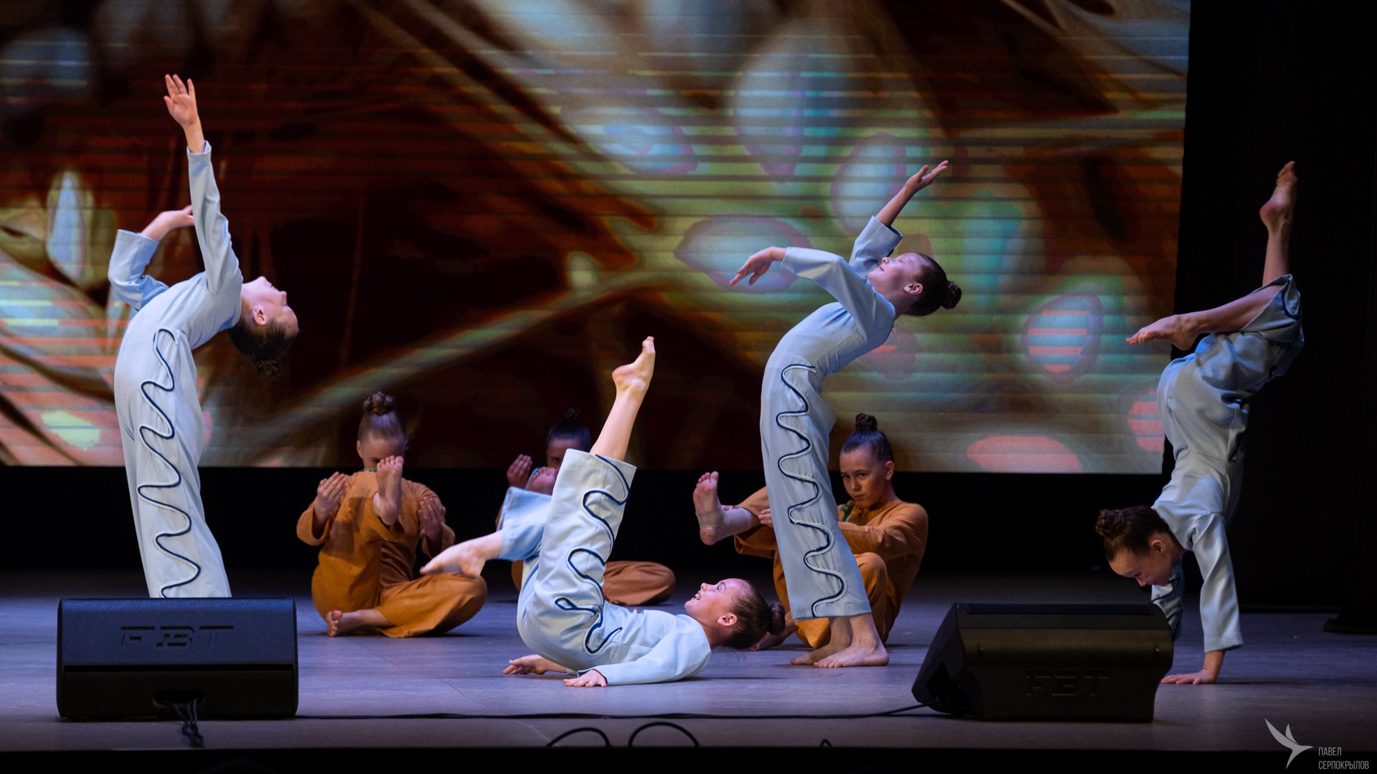 Сольный концерт хореографического ансамбля Аллегро «Сквозь тернии к звездам». Репортажный фотограф в Казани Павел Серпокрылов