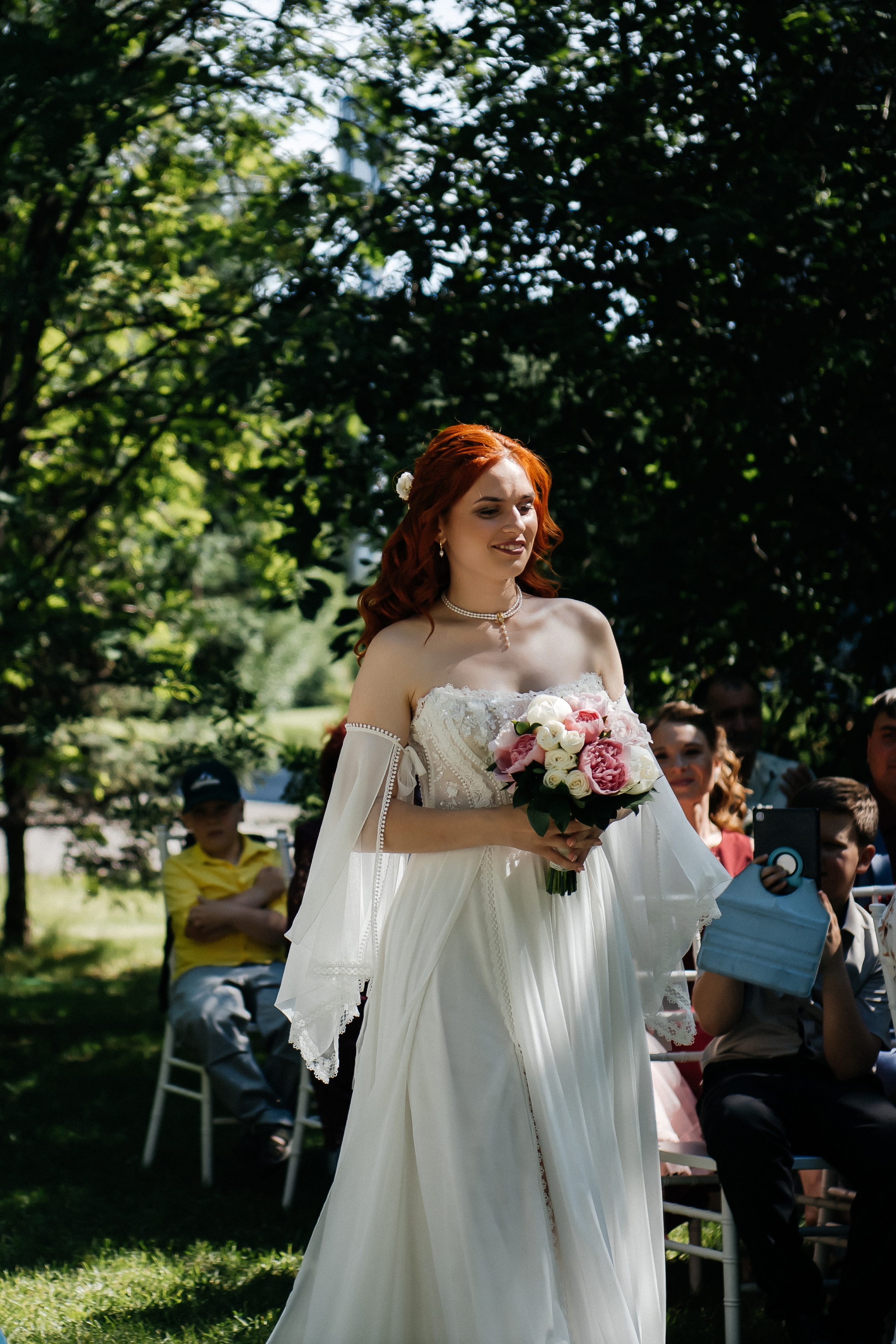 alt="Свадебная фотосессия в Барнауле. Свадебный фотограф Анна Глухова"